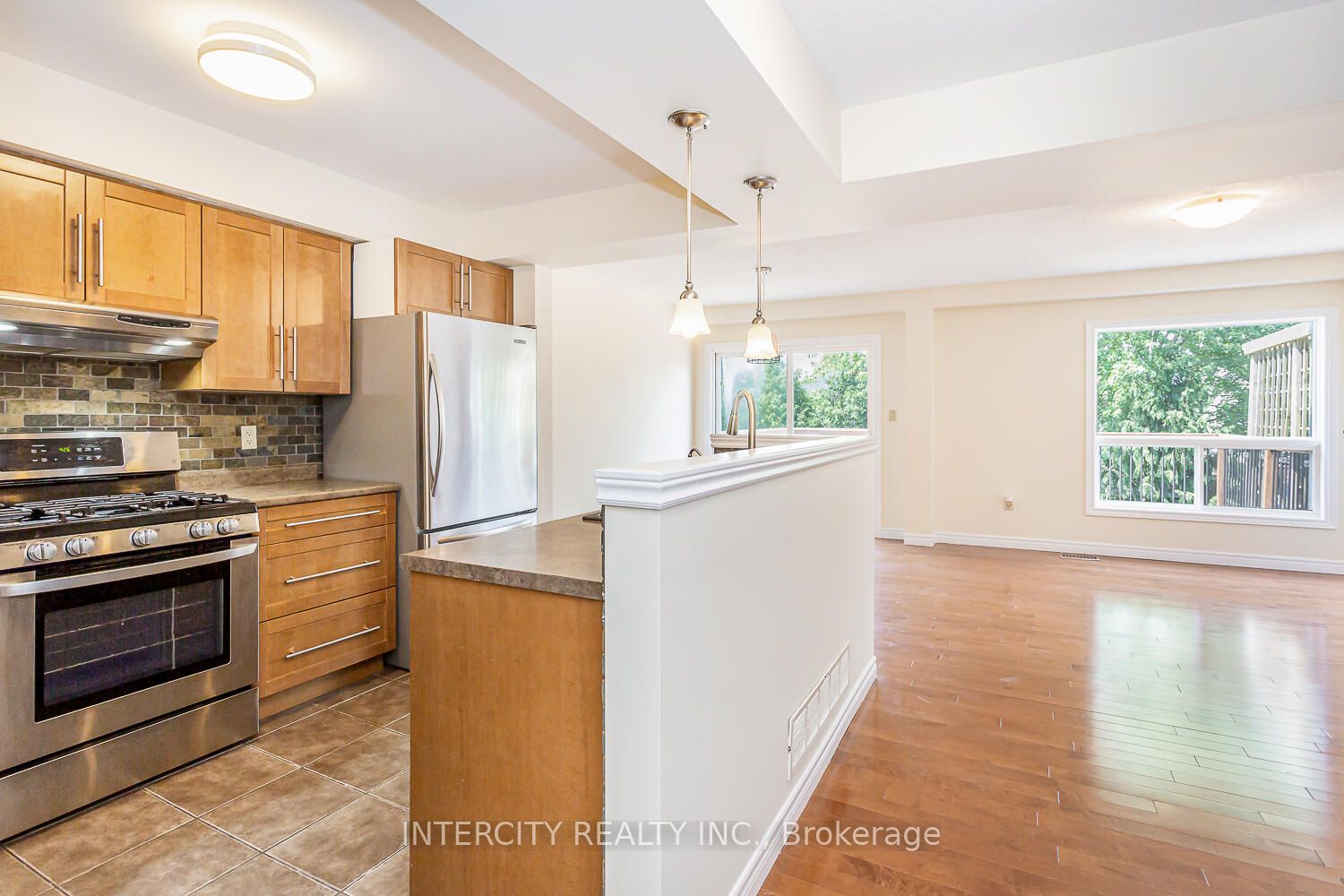 258 Mcmeeken Drive, Cambridge, ON N3C 4N8 photo 5