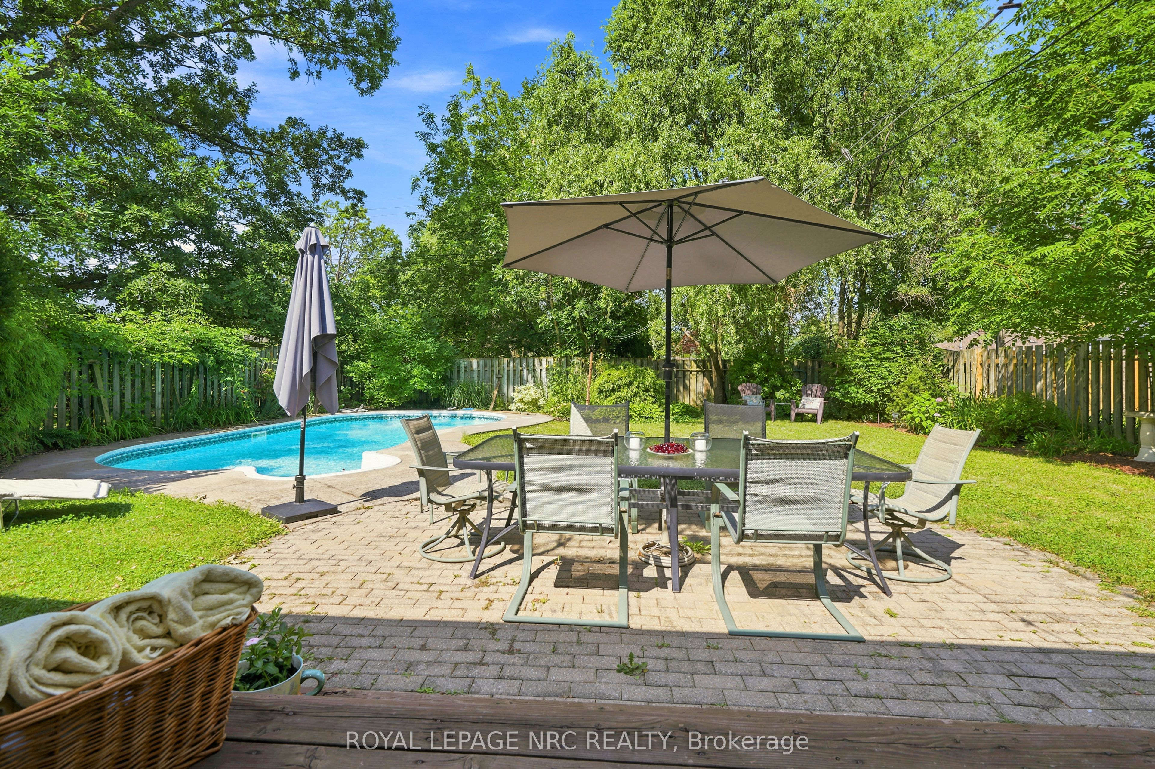 102 Masterson Drive, St. Catharines, ON L2T 3R2
