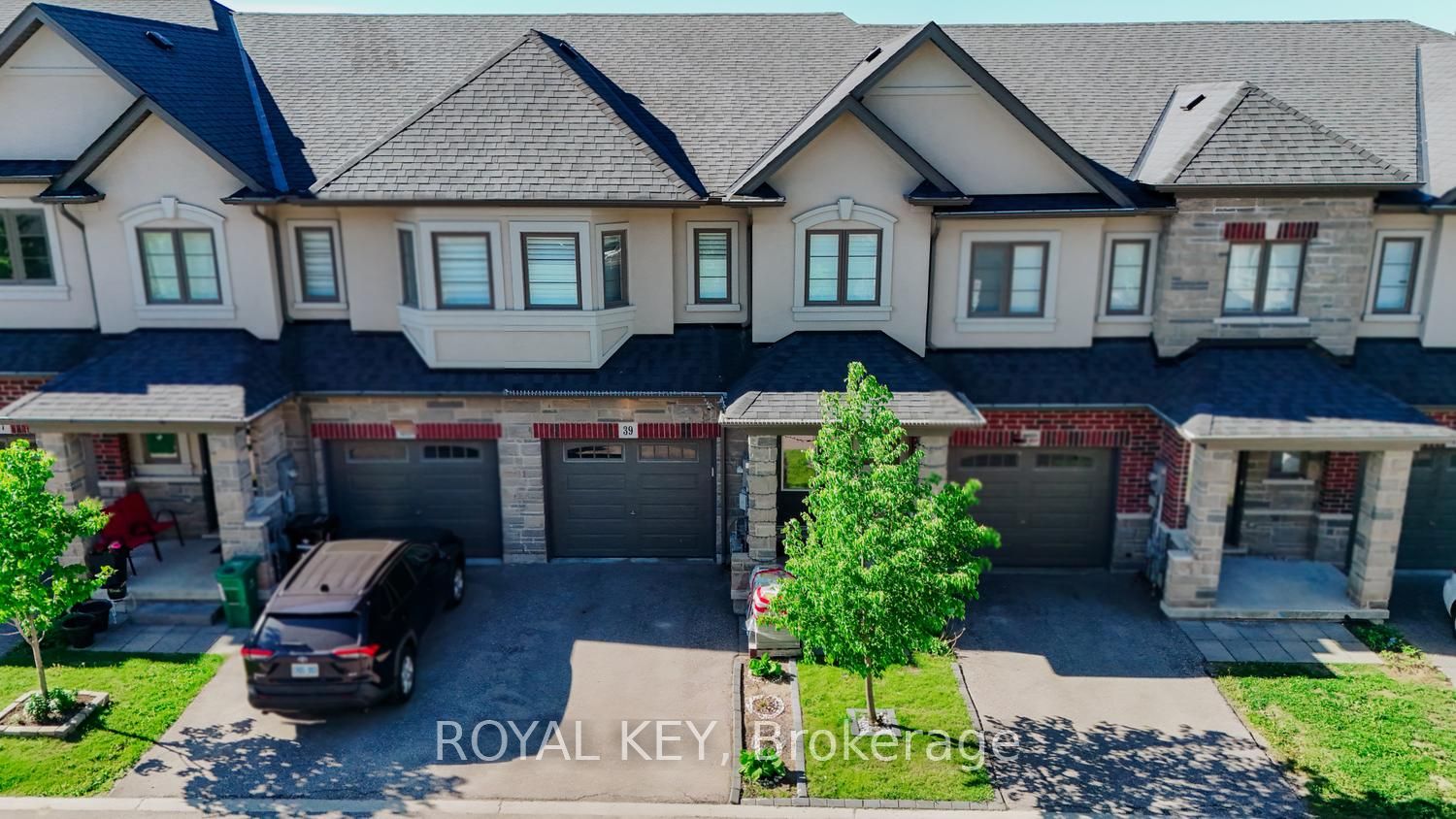 324 Equestrian Way, Cambridge, ON N3E 0C1