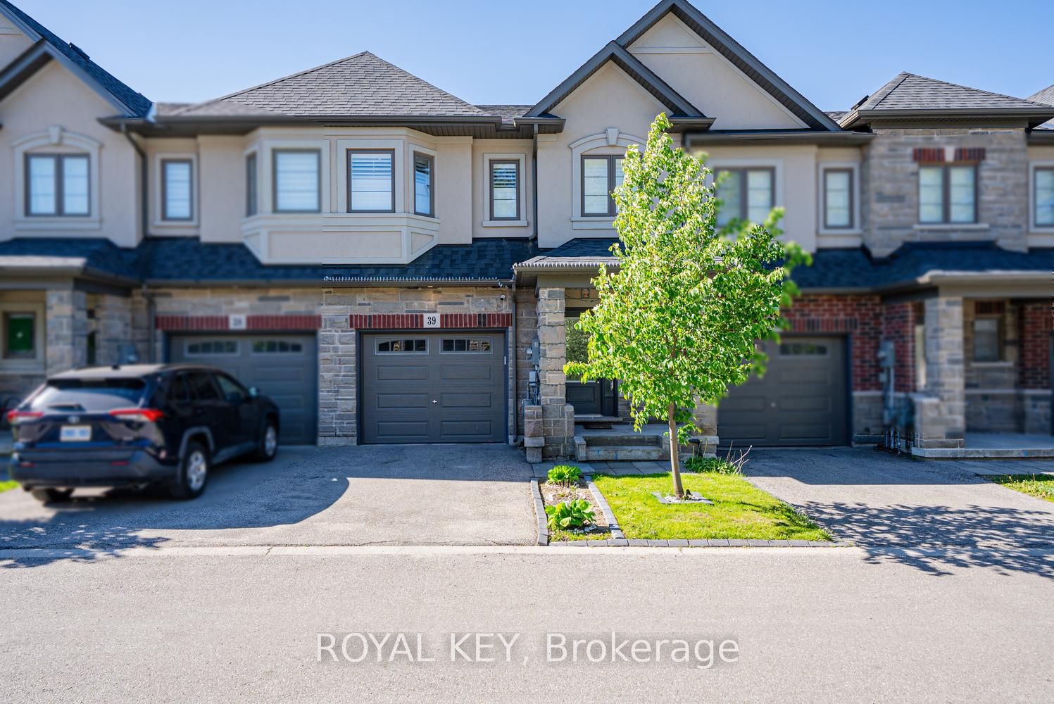 324 Equestrian Way, Cambridge, ON N3E 0C1 photo 2
