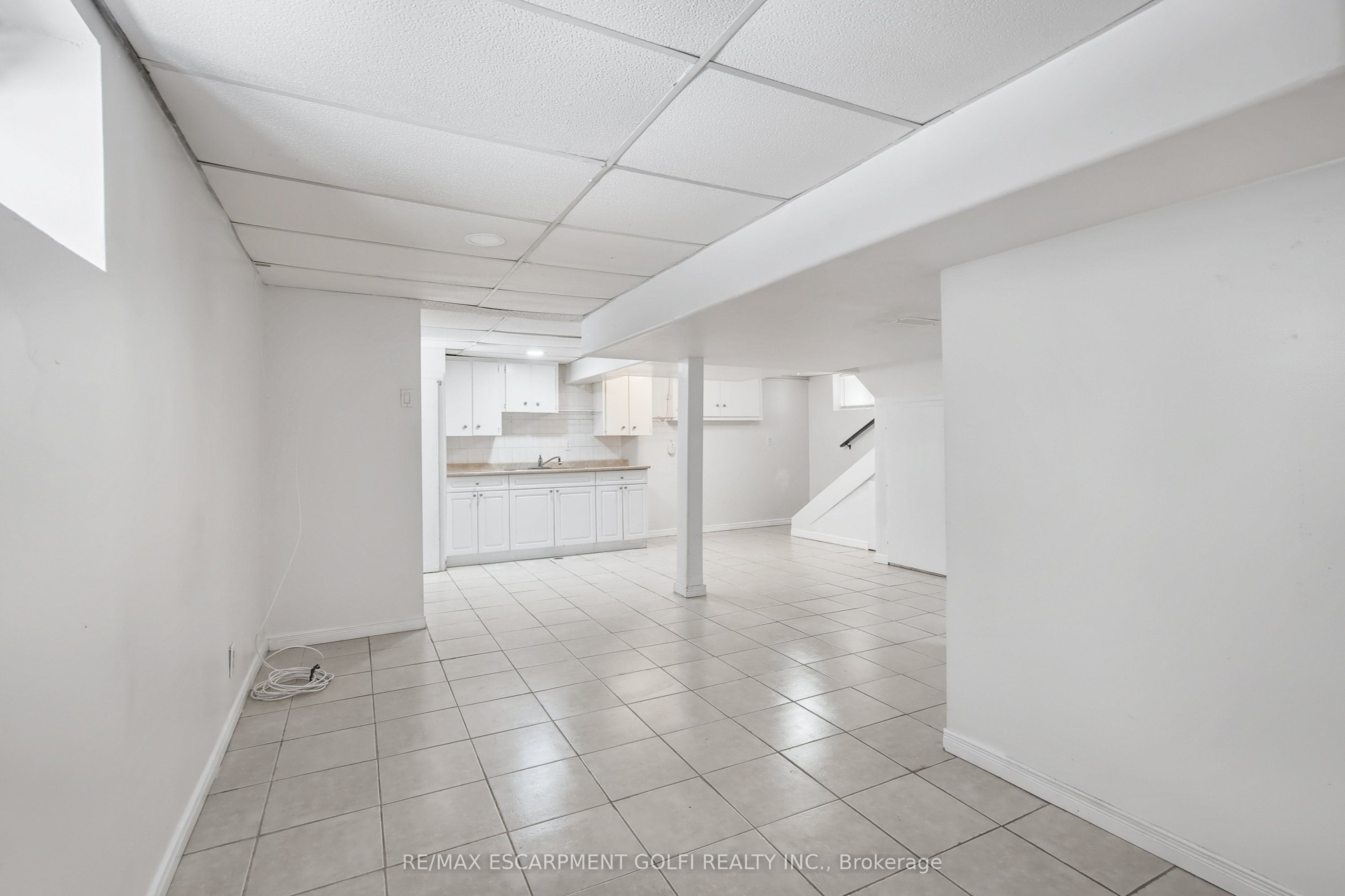 4989 Willmott Street LOWER, Niagara Falls, ON L2E 1Z9 photo 4