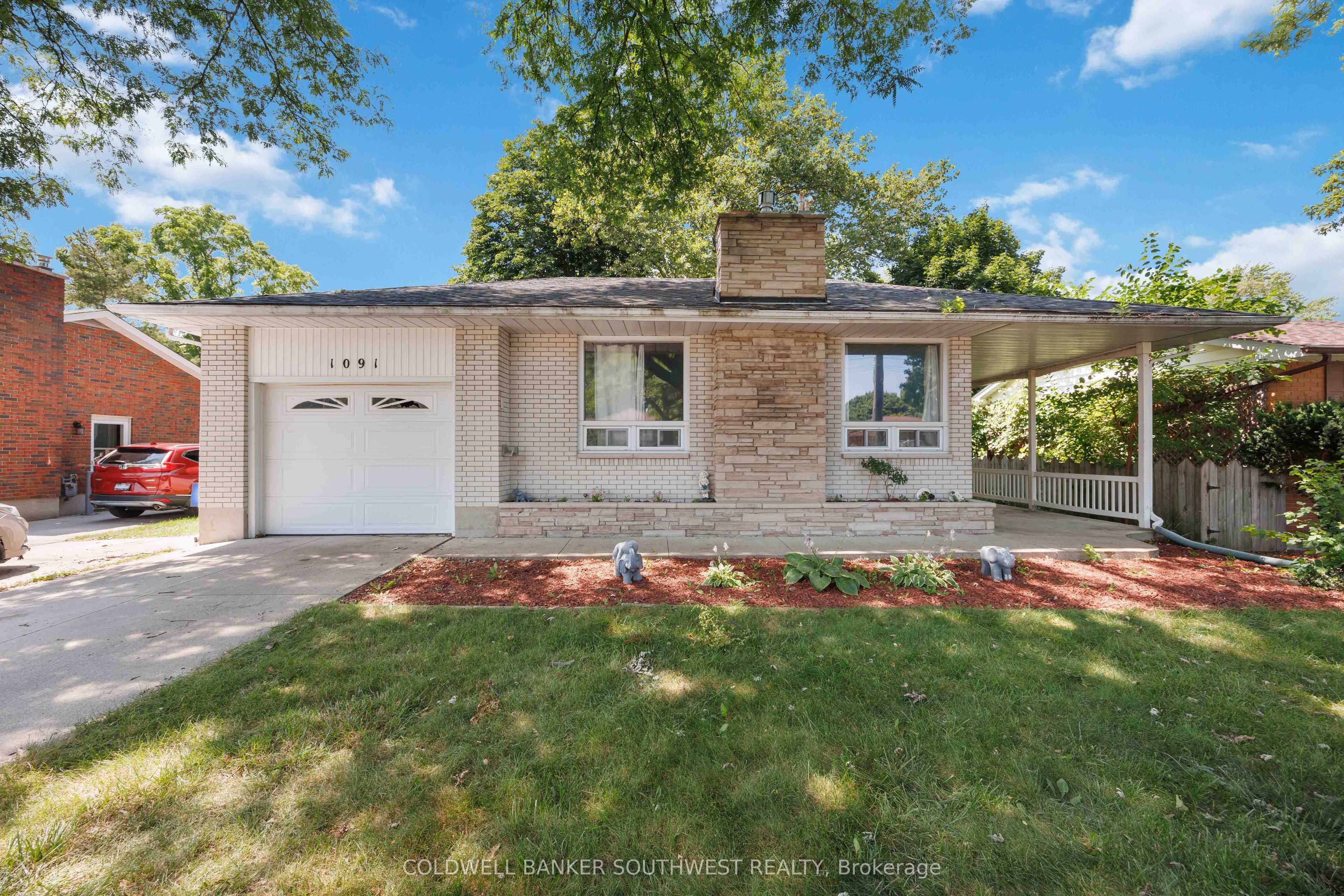 1091 Indian Road N, Sarnia, ON N7V 4C4