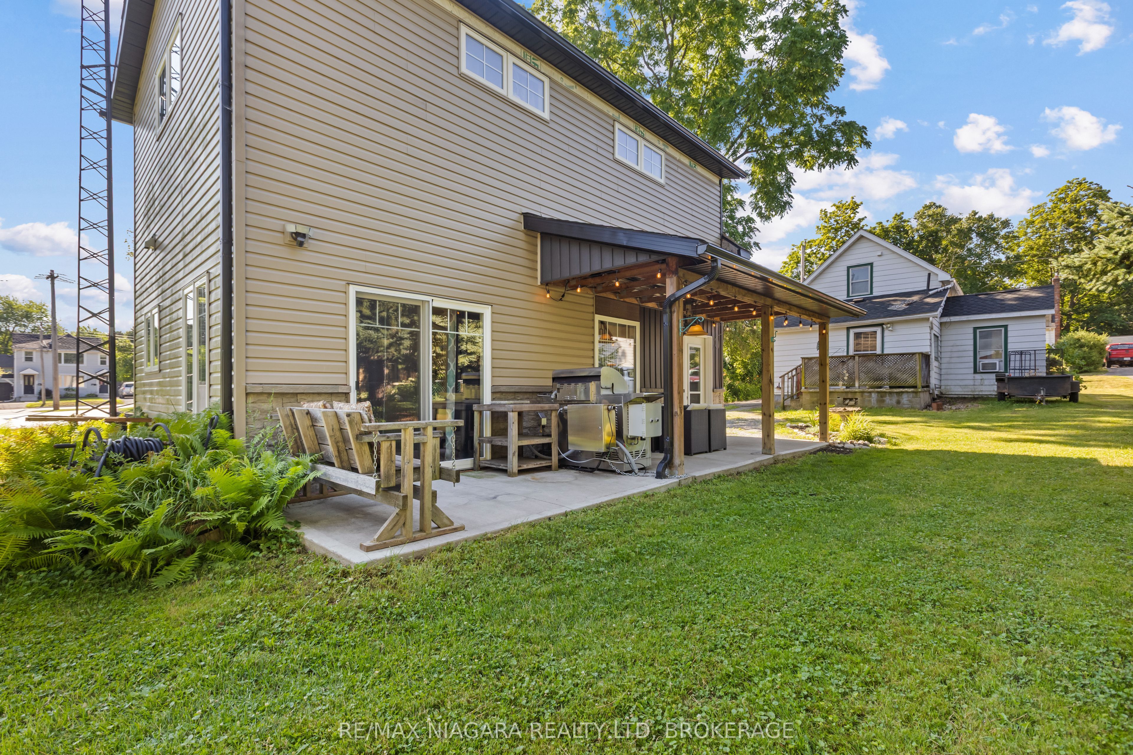1 Linden Avenue, Pelham, ON L0S 1E3 photo 2