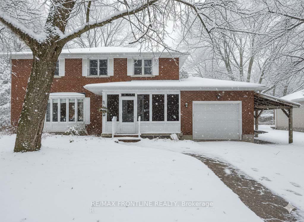 12 Glenview Crescent, Perth, ON K7H 2L2