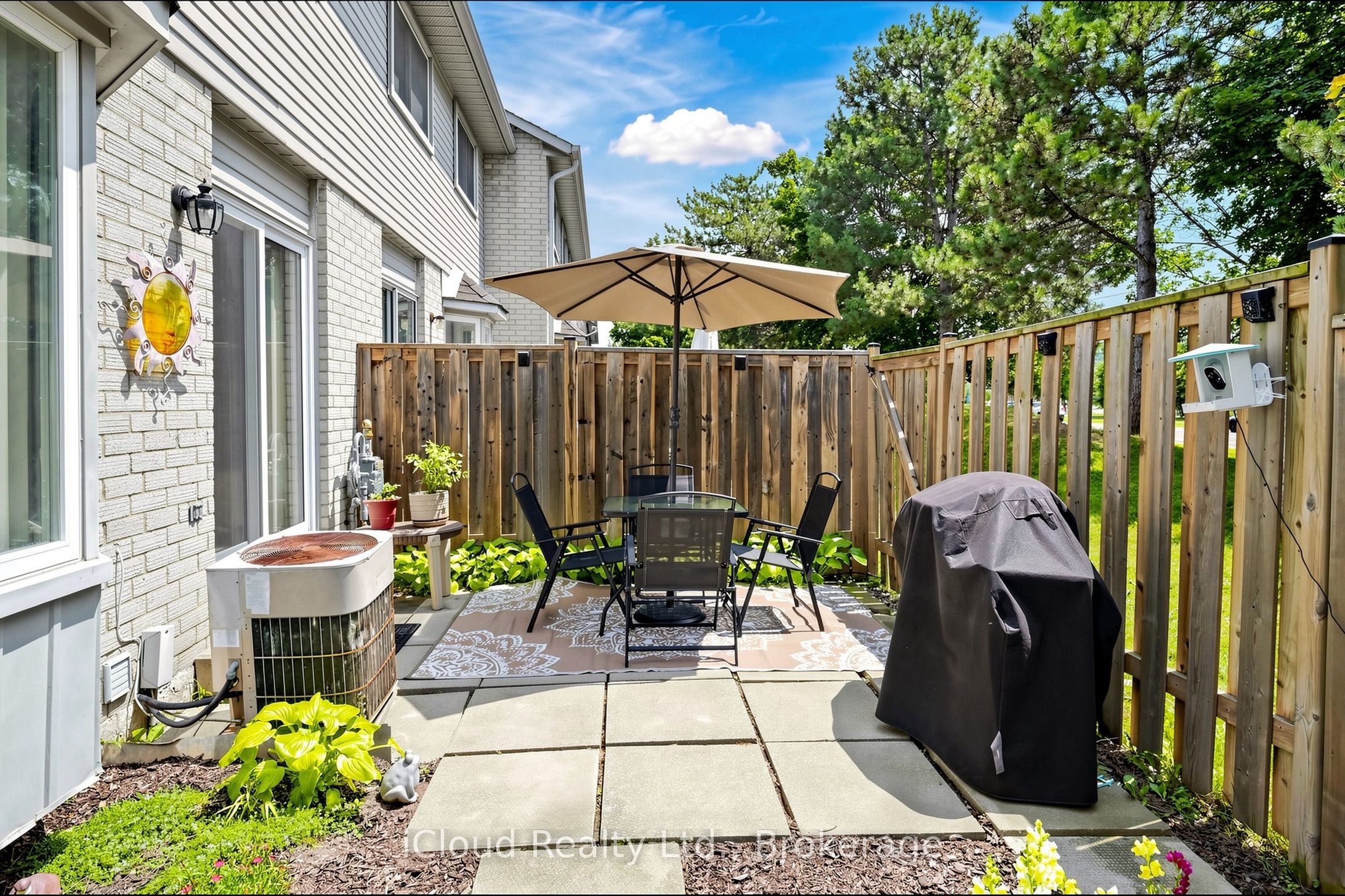 1 Royalwood Court 16, Hamilton, ON L8E 4Y1 photo 4