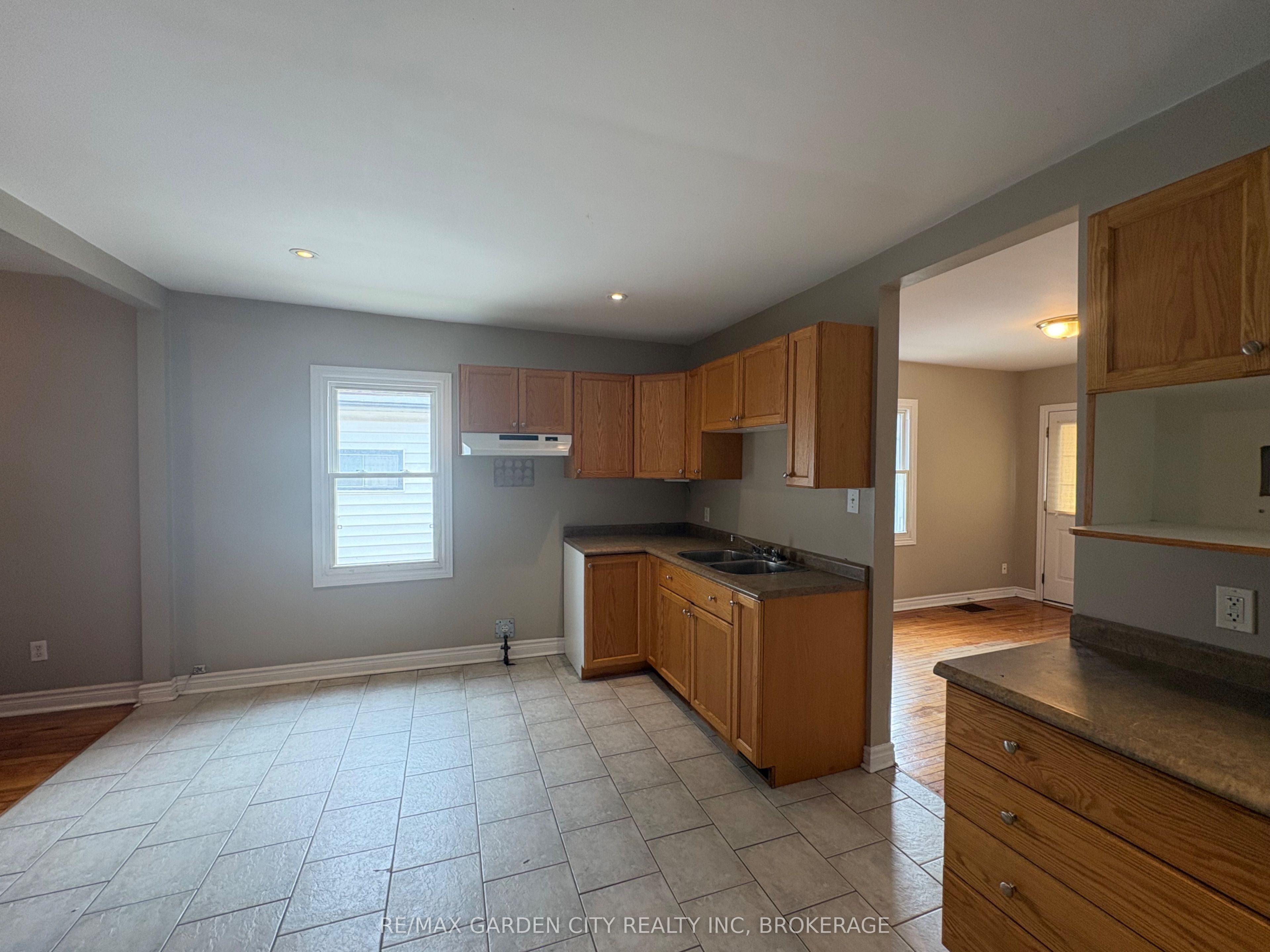 200 Lincoln Street, Welland, ON L3B 4M9 photo 4