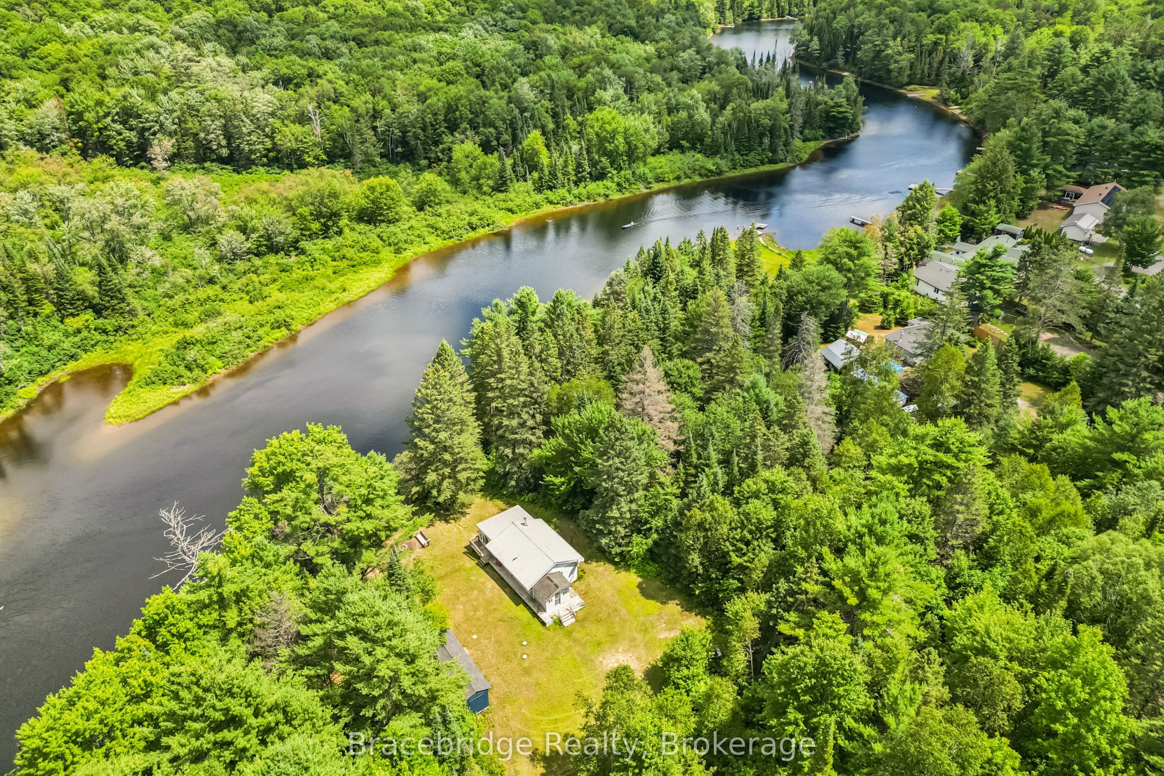 1100 Colony Road, Lake of Bays, ON P1L 1X3 photo 2