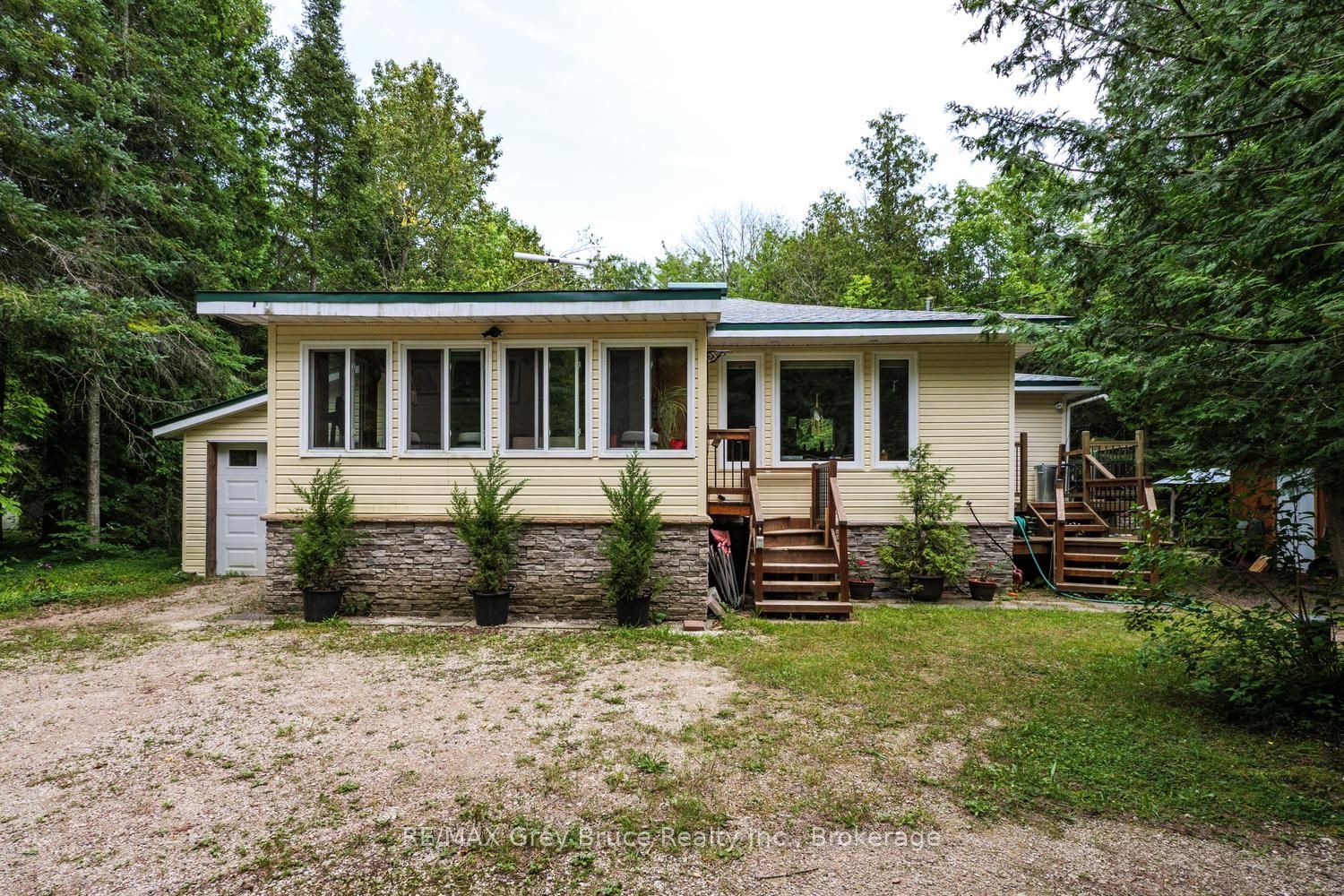 496 Berford Lake Road, South Bruce Peninsula, ON N0H 2T0 photo 2