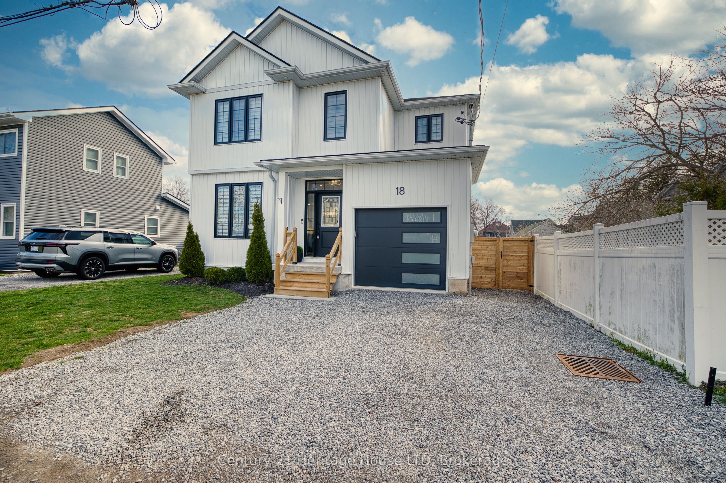 18 Parkview Avenue, Fort Erie, ON L2A 5L7