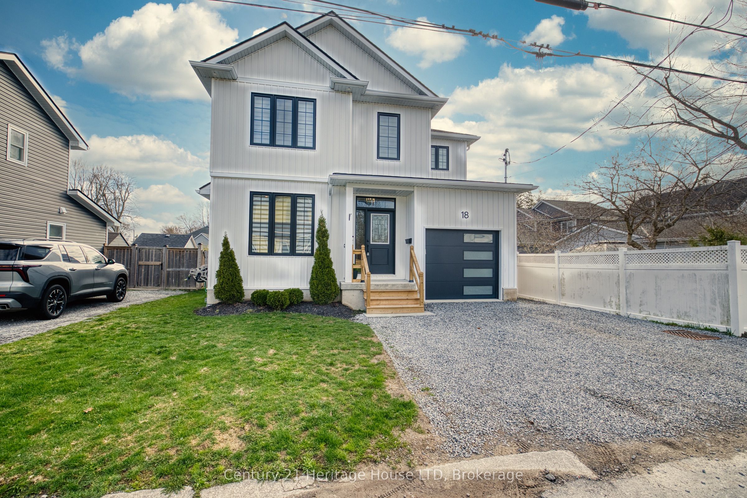 18 Parkview Avenue, Fort Erie, ON L2A 5L7 photo 2