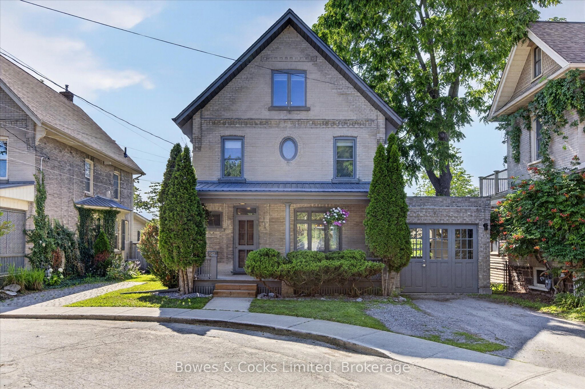 251 Engleburn Avenue, Peterborough, ON K9J 7L4