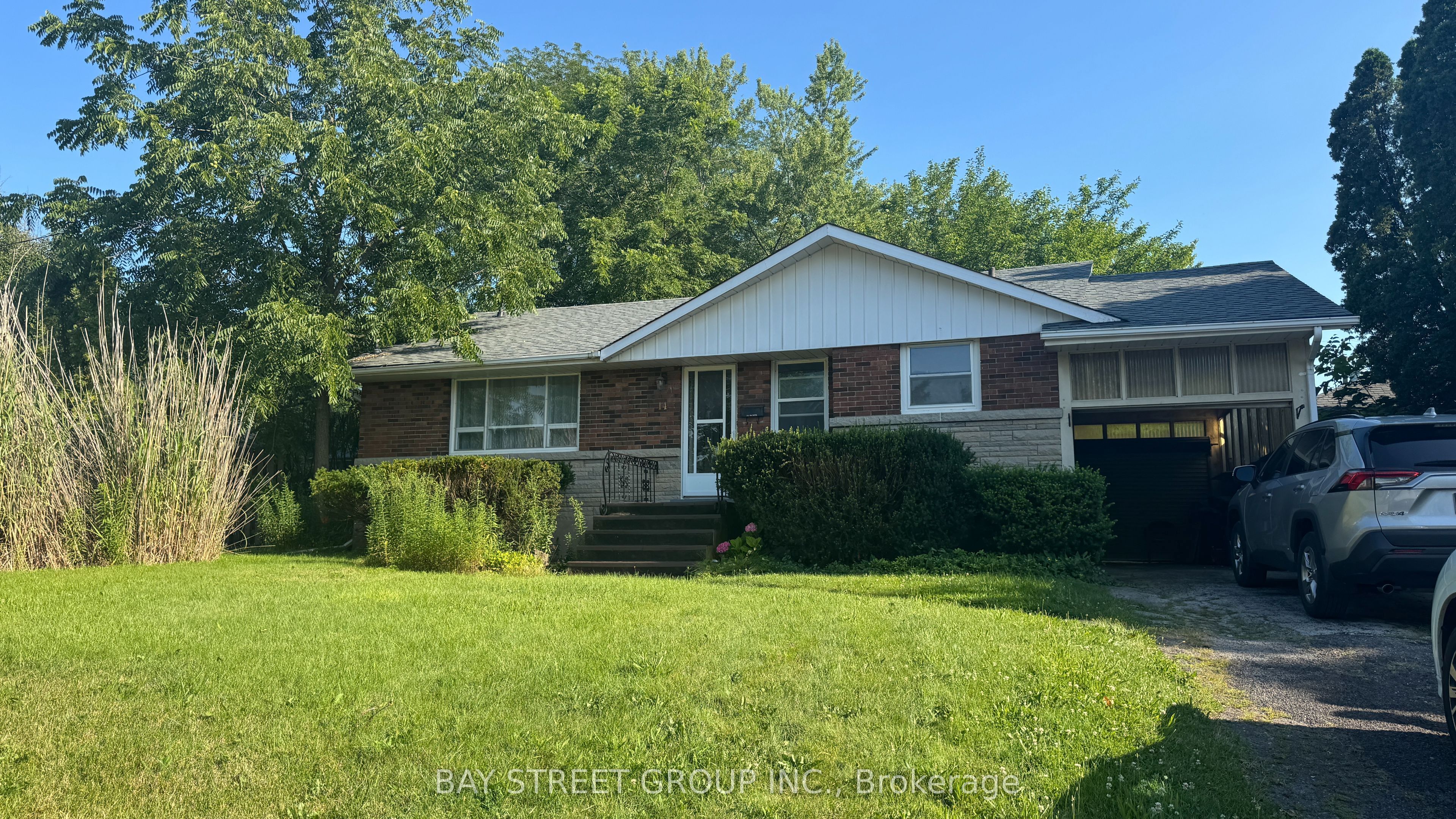 14 Macbeth Boulevard, St. Catharines, ON L2T 2M2 photo 2