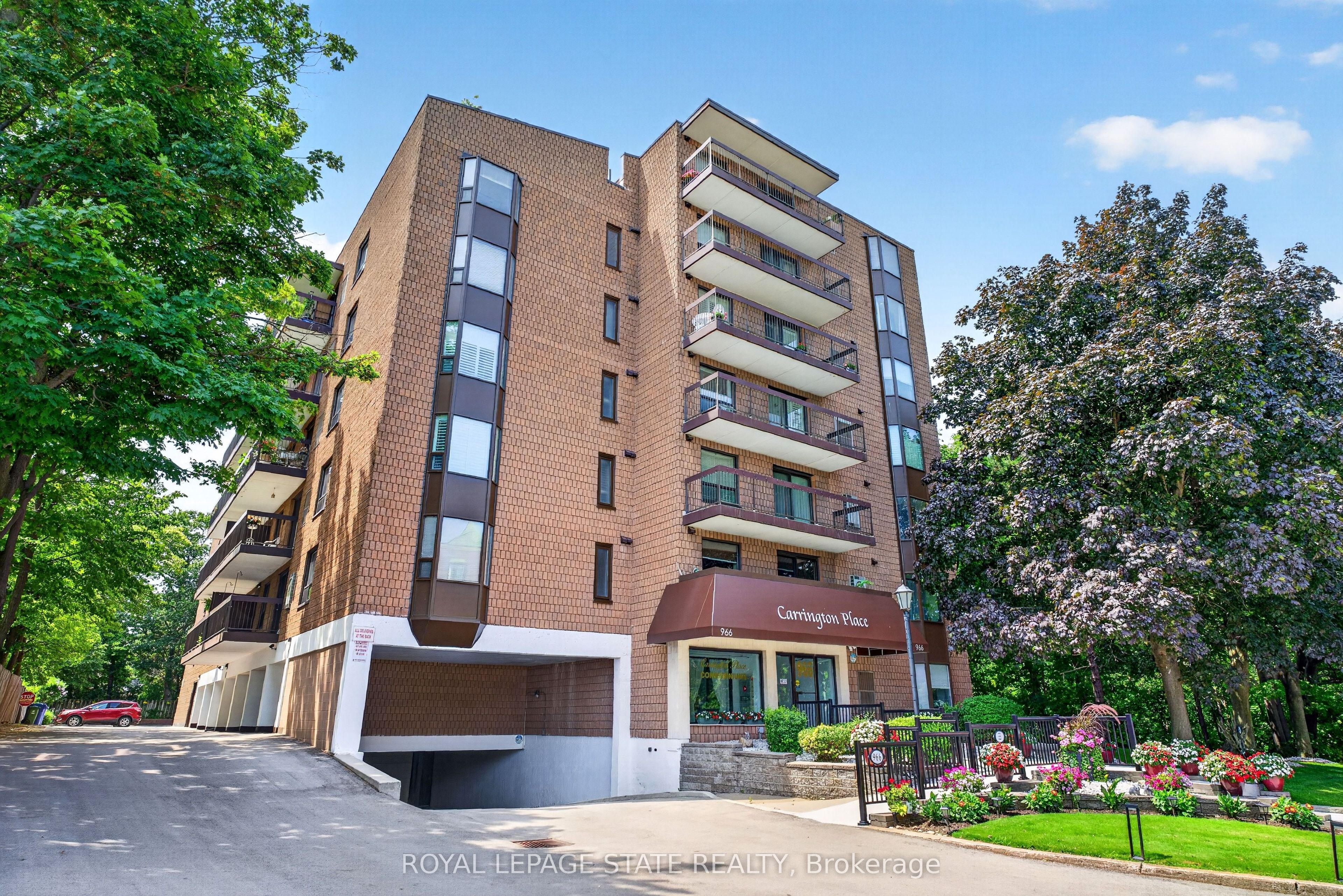 966 Queenston Road 203, Hamilton, ON L8G 1B7