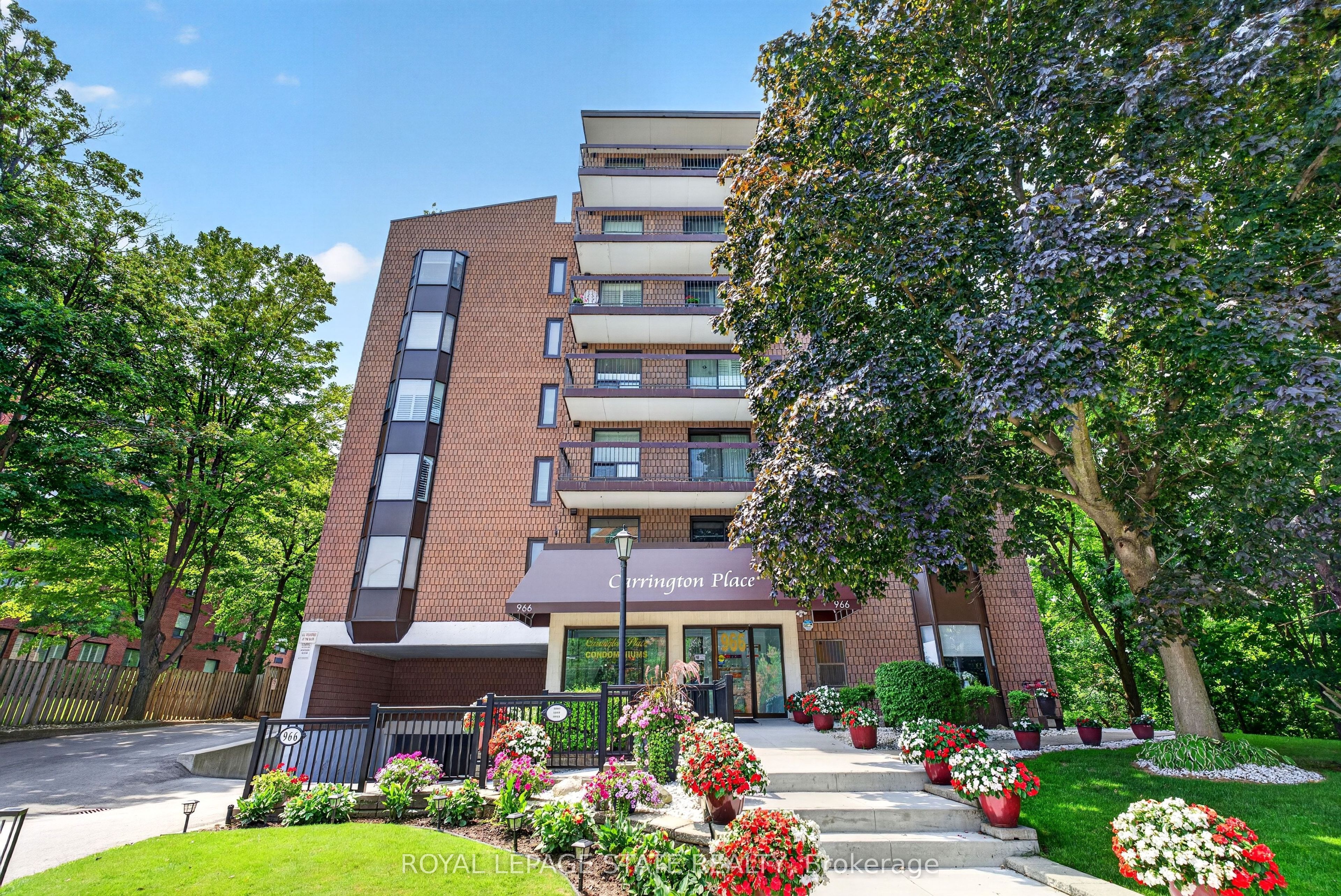 966 Queenston Road 203, Hamilton, ON L8G 1B7 photo 5