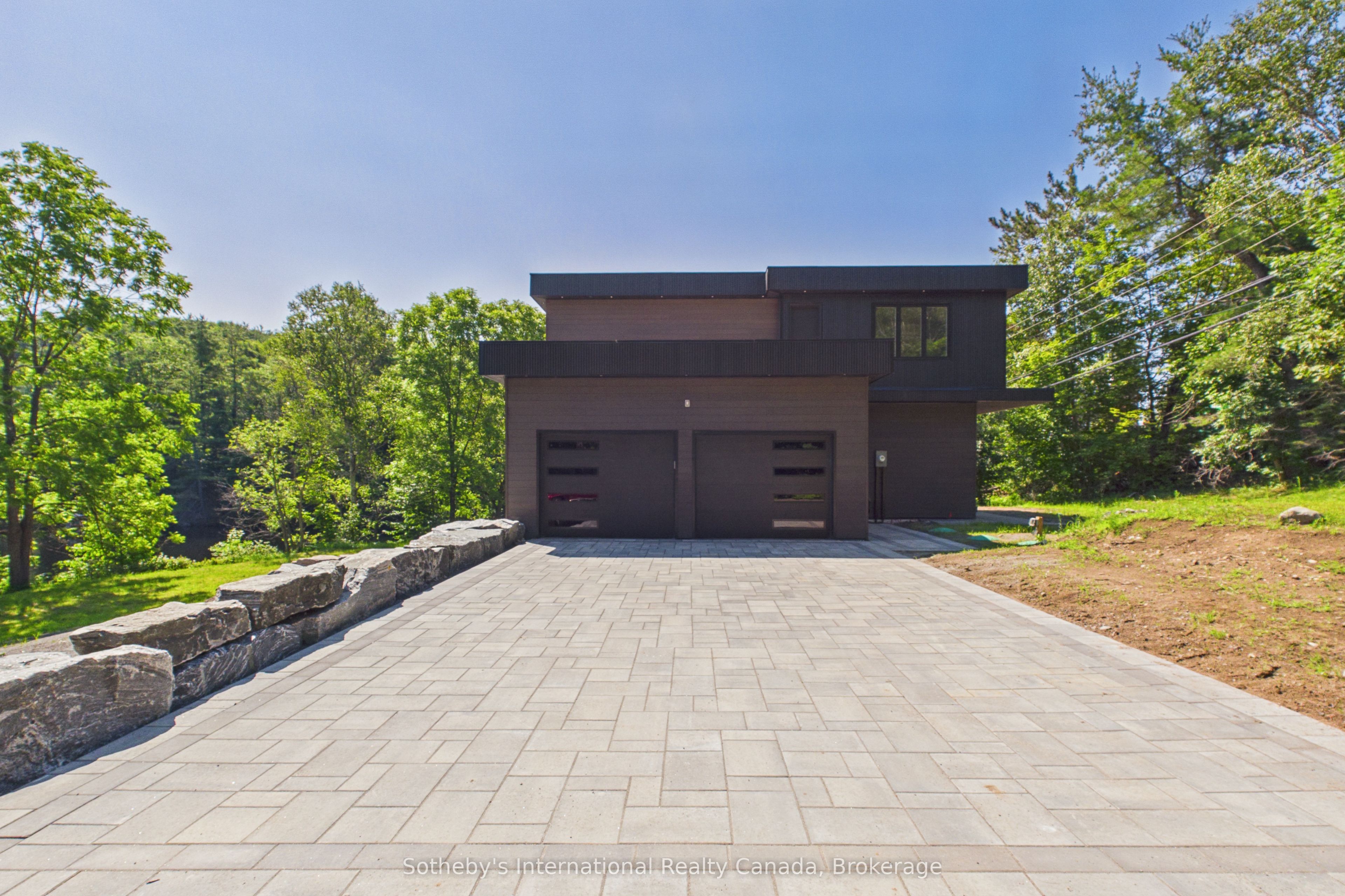 492 Brunel Road, Huntsville, ON P1H 1R9