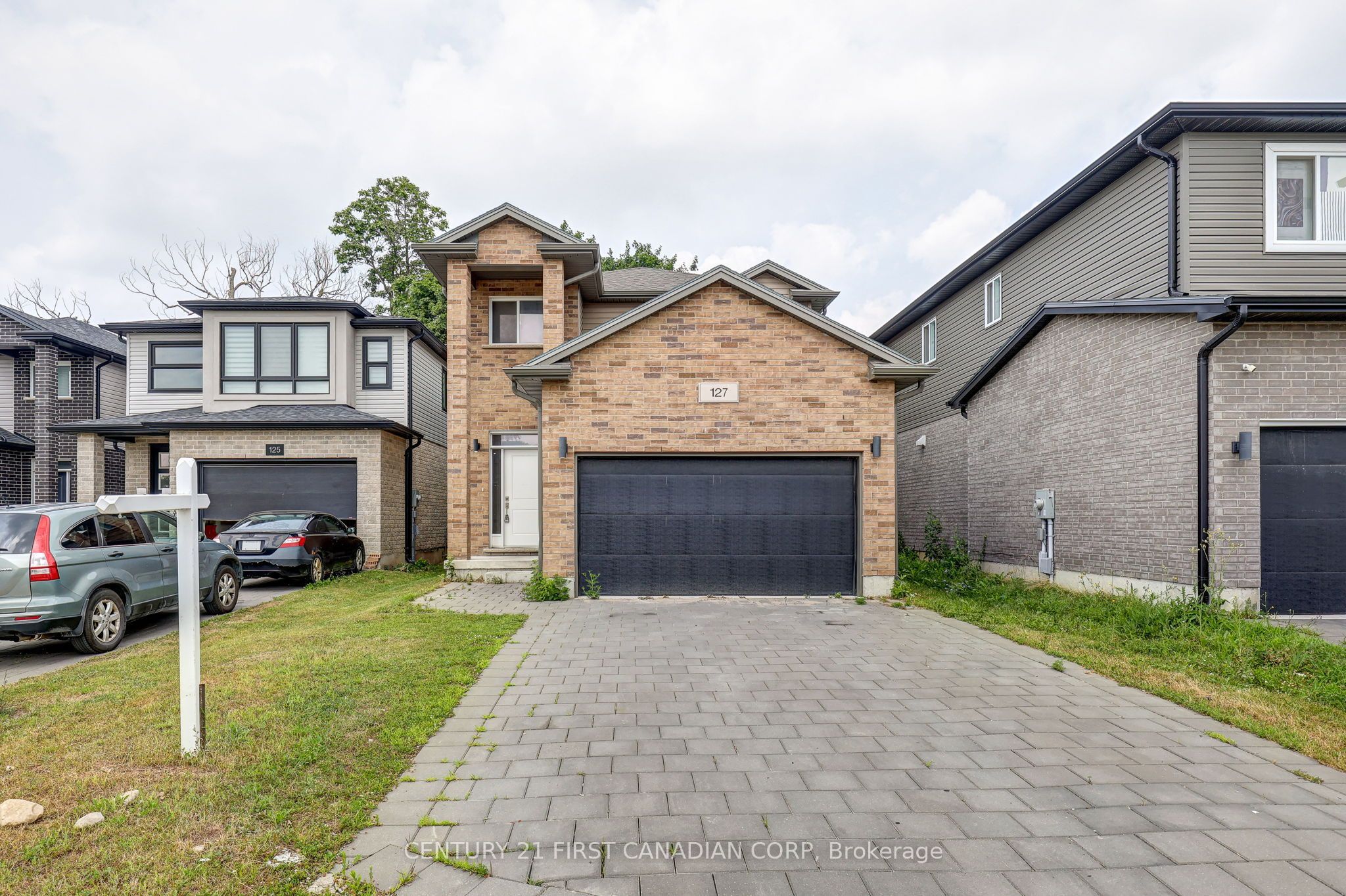 127 Marconi Court, London East, ON N5V 0C9 photo 2