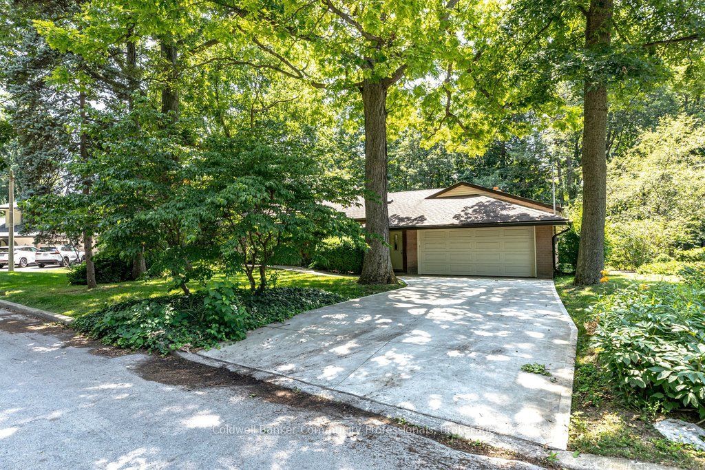 44 Colquhoun Crescent, Hamilton, ON L9C 4W8 photo 4