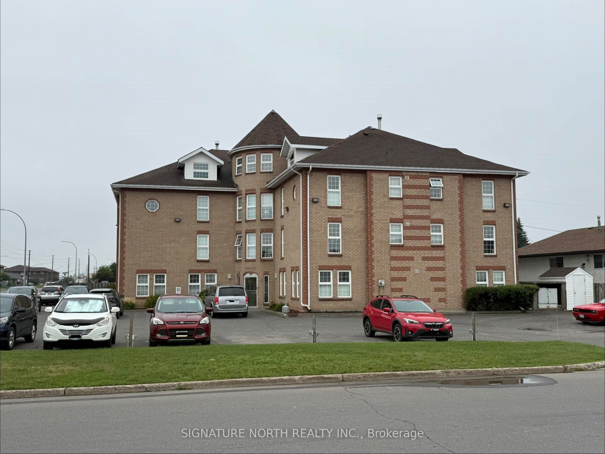 235 Leland Ave S 303, Thunder Bay, ON P7E 2N6