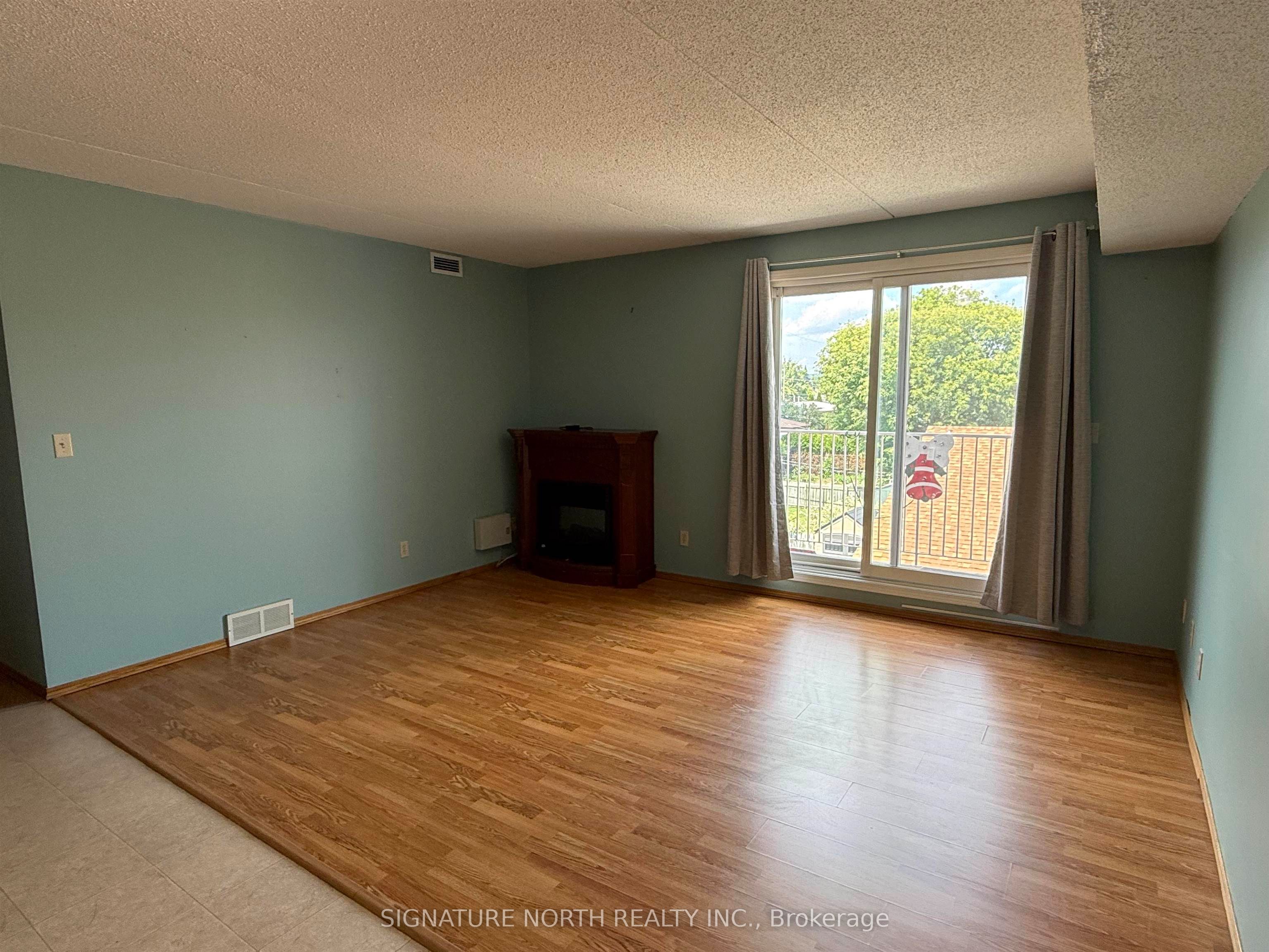 235 Leland Ave S 303, Thunder Bay, ON P7E 2N6 photo 3