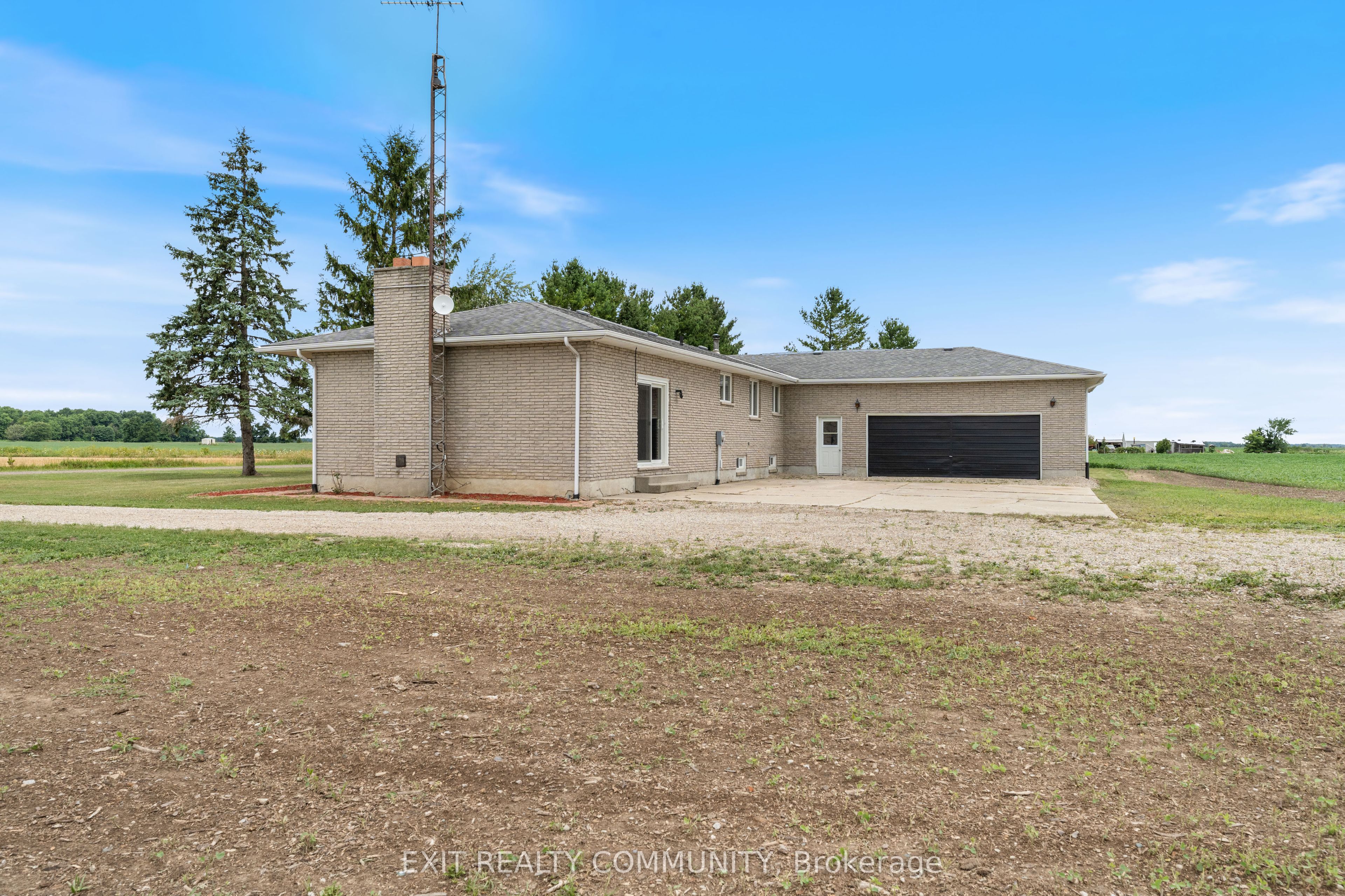 30035 Hale School Road, Chatham-Kent, ON N0P 1K0 photo 4