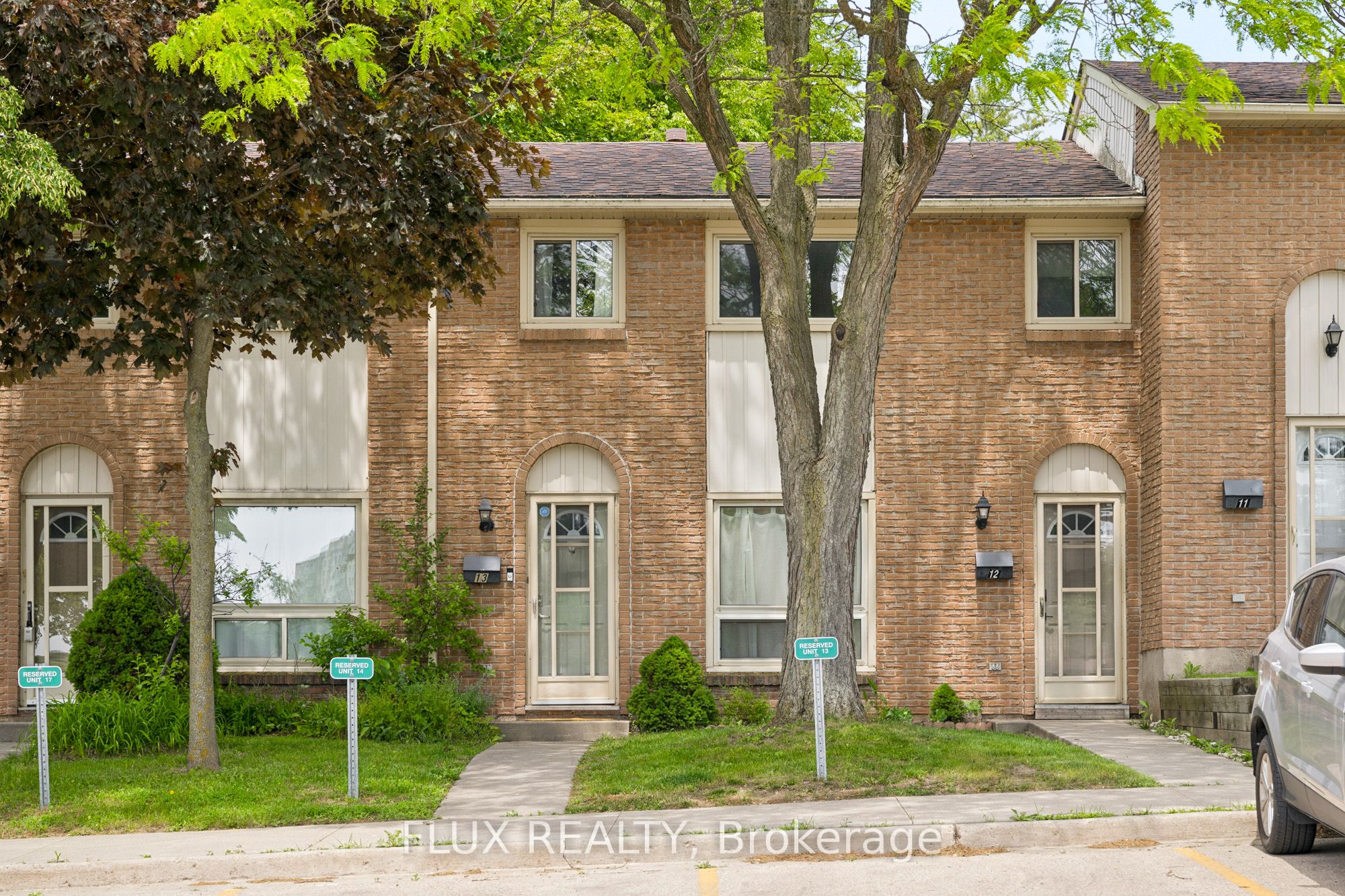 165 Green Valley Drive 13, Kitchener, ON N2P 1K3 photo 2
