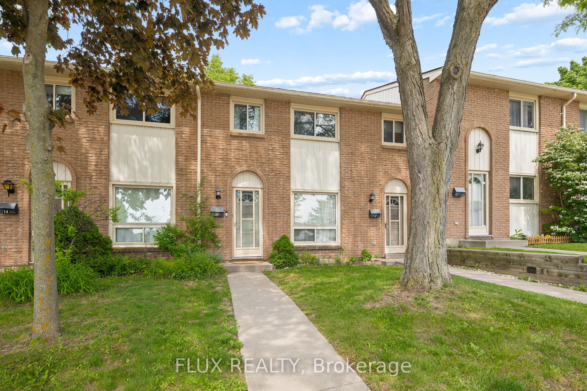 165 Green Valley Drive 13, Kitchener, ON N2P 1K3 photo 3