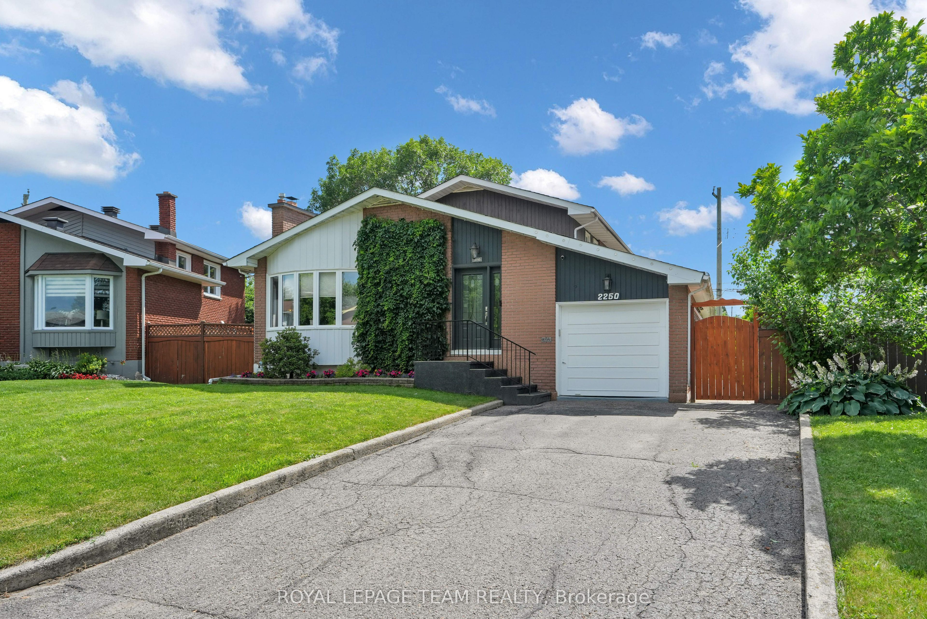 2250 Urbandale Drive, Elmvale Acres and Area, ON K1G 3G6 photo 4