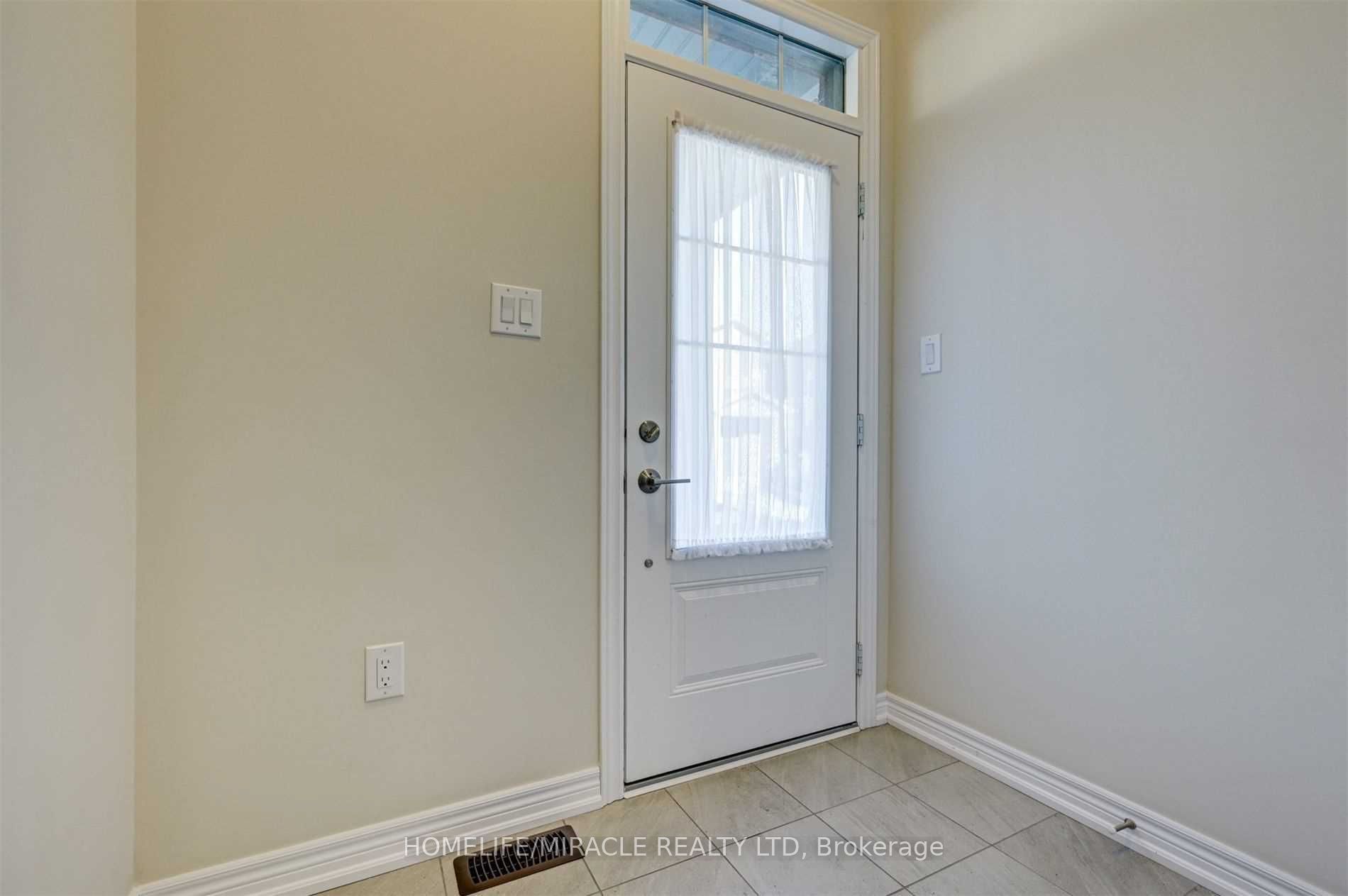 16 Hibiscus Lane, Hamilton, ON L8K 5J3 photo 5