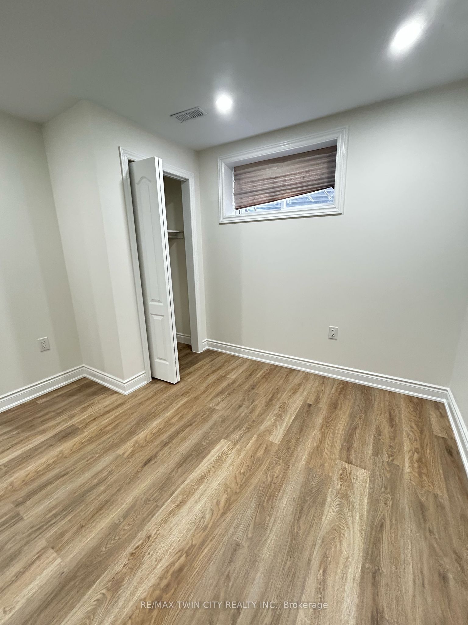 423 Tealby Crescent Basement, Waterloo, ON N2J 4Y8 photo 5