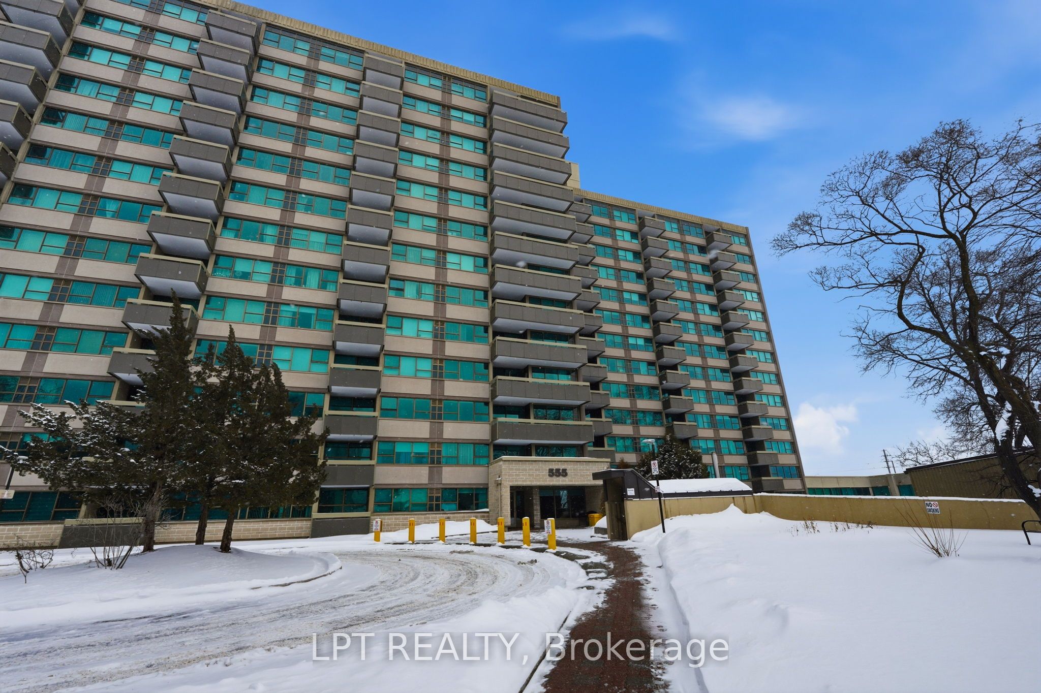 555 Brittany Drive 1112, Manor Park - Cardinal Glen and Area, ON K1K 4C5 photo 2