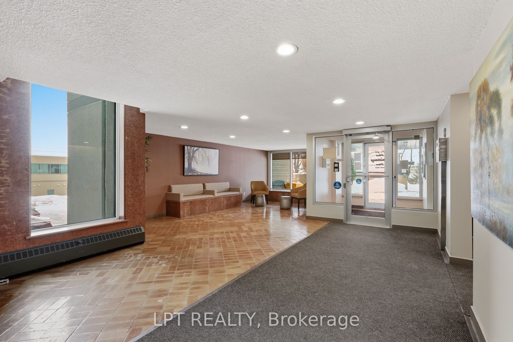 555 Brittany Drive 1112, Manor Park - Cardinal Glen and Area, ON K1K 4C5 photo 4