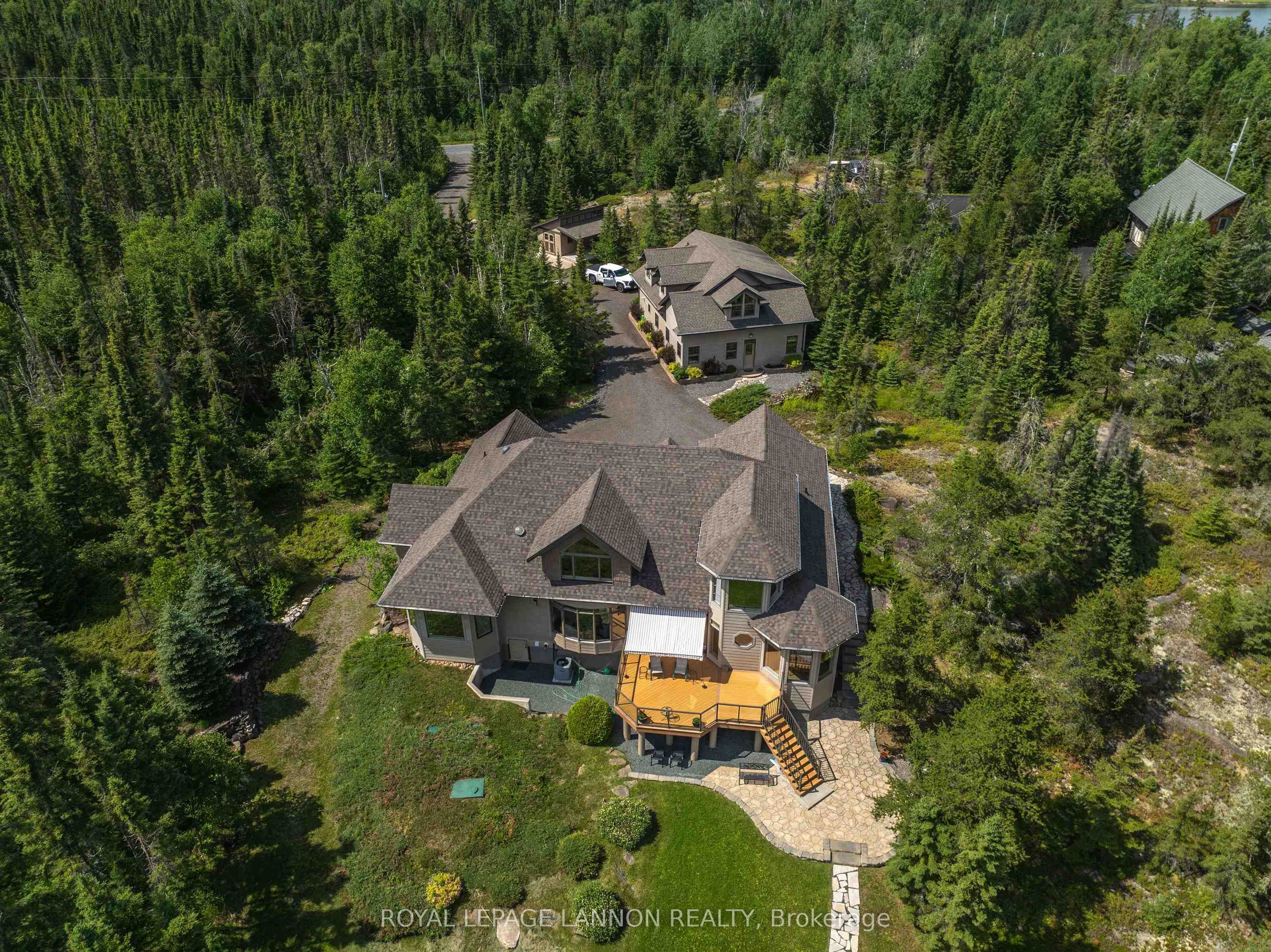 135 MICKELSON Drive E, Shuniah, ON P7A 6N3 photo 4