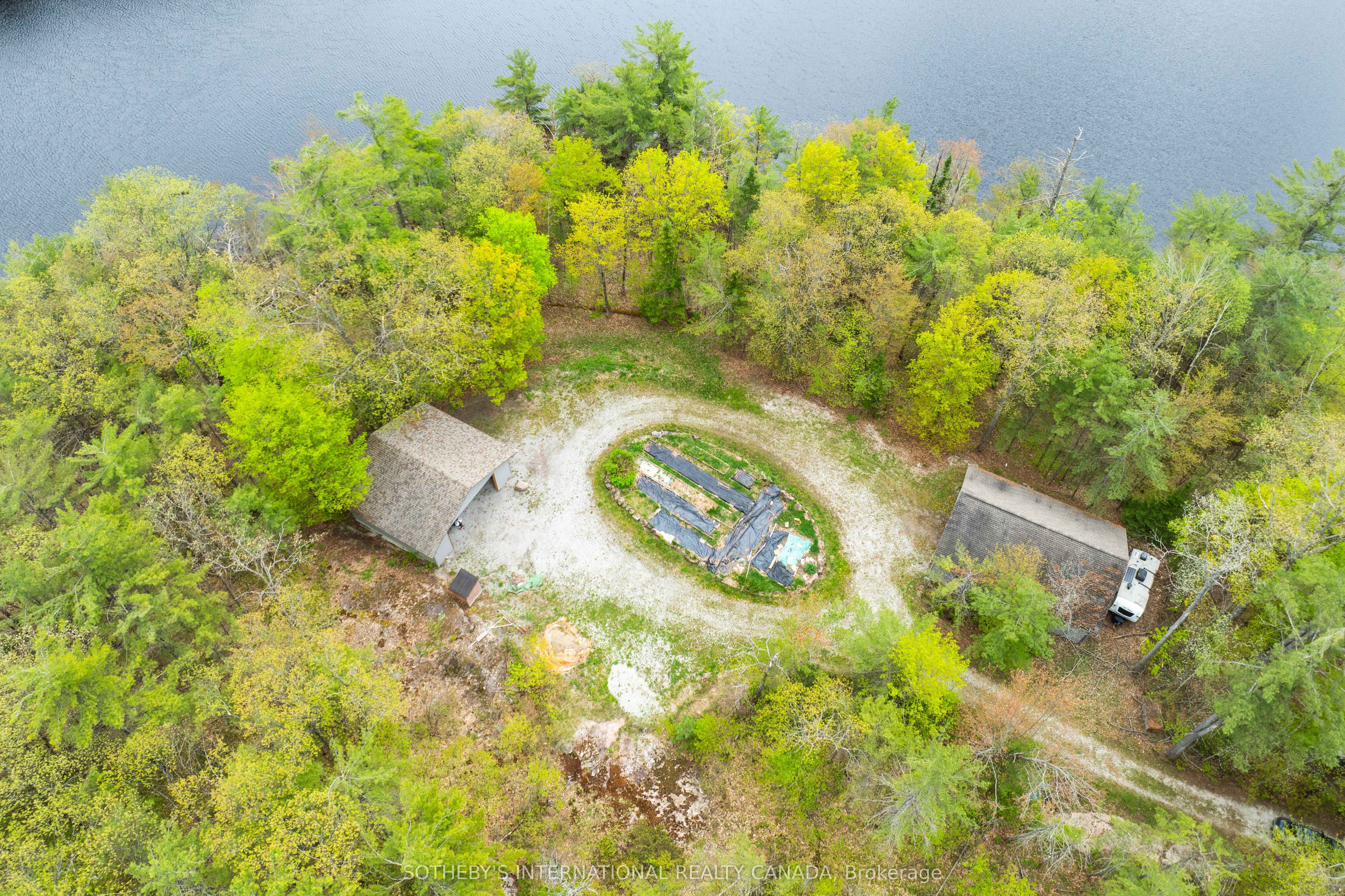 1074 Cooks Road, Gravenhurst, ON P1P 1R3 photo 2