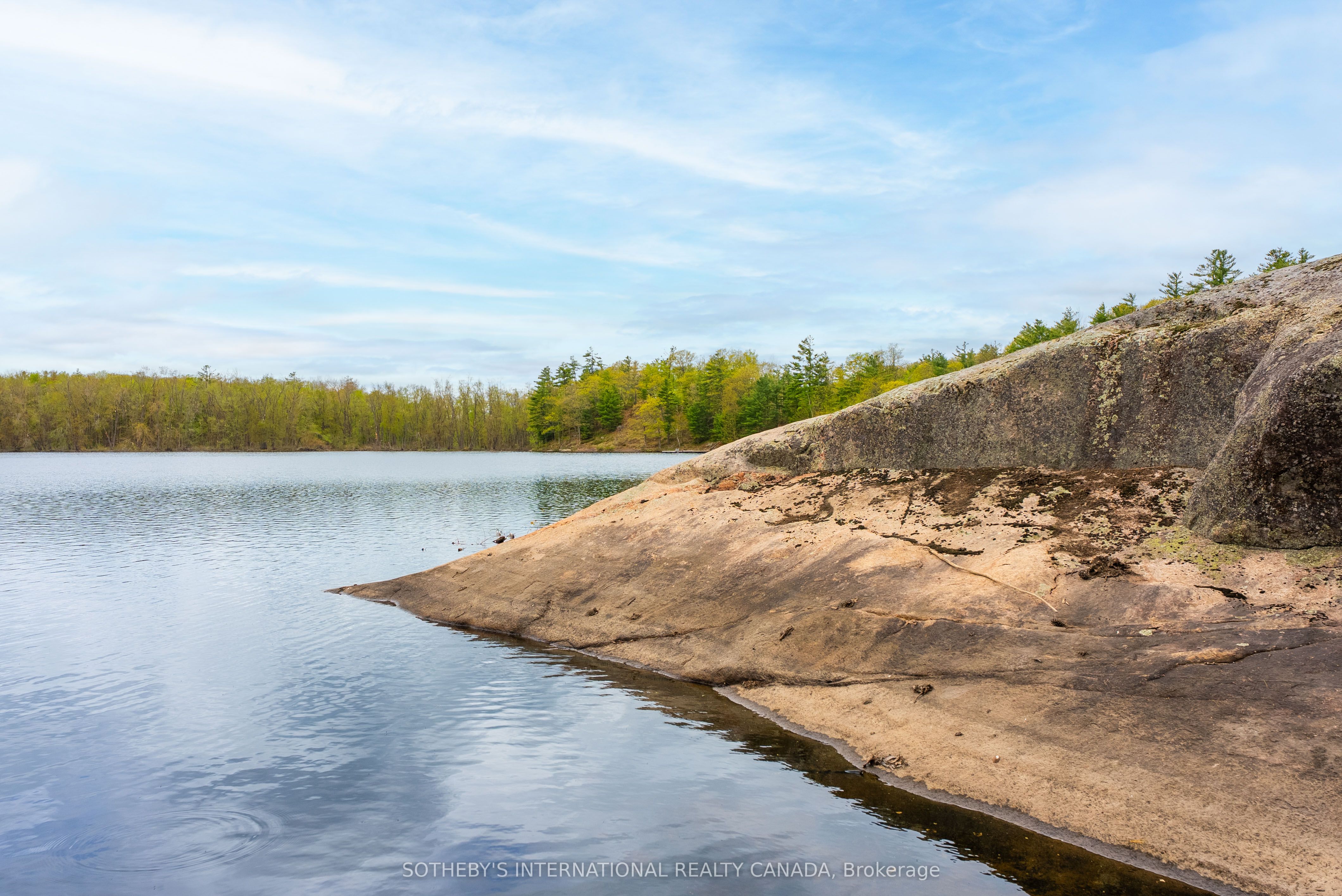1074 Cooks Road, Gravenhurst, ON P1P 1R3 photo 4