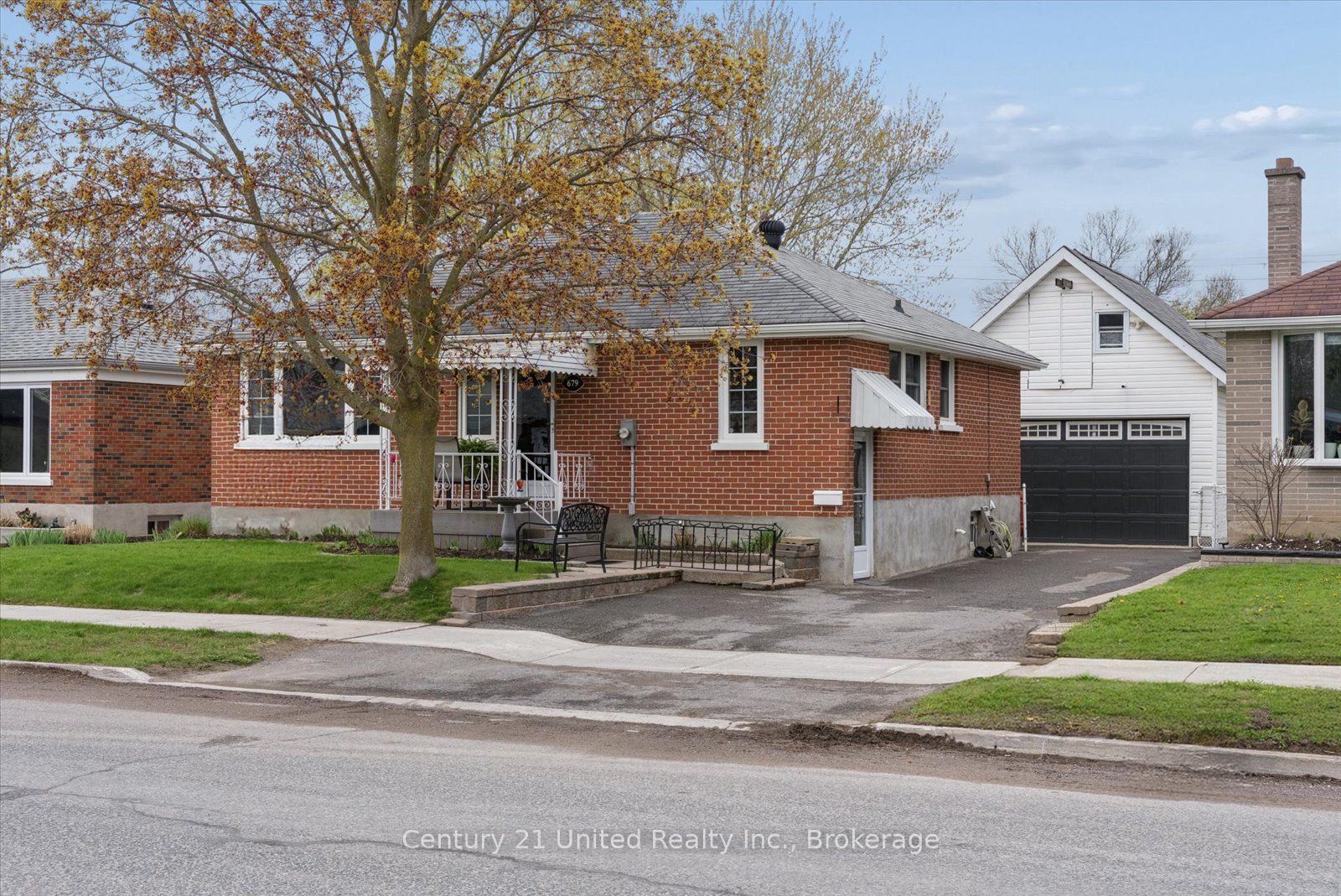 679 Bellaire Street, Peterborough, ON K9J 3Y5 photo 3