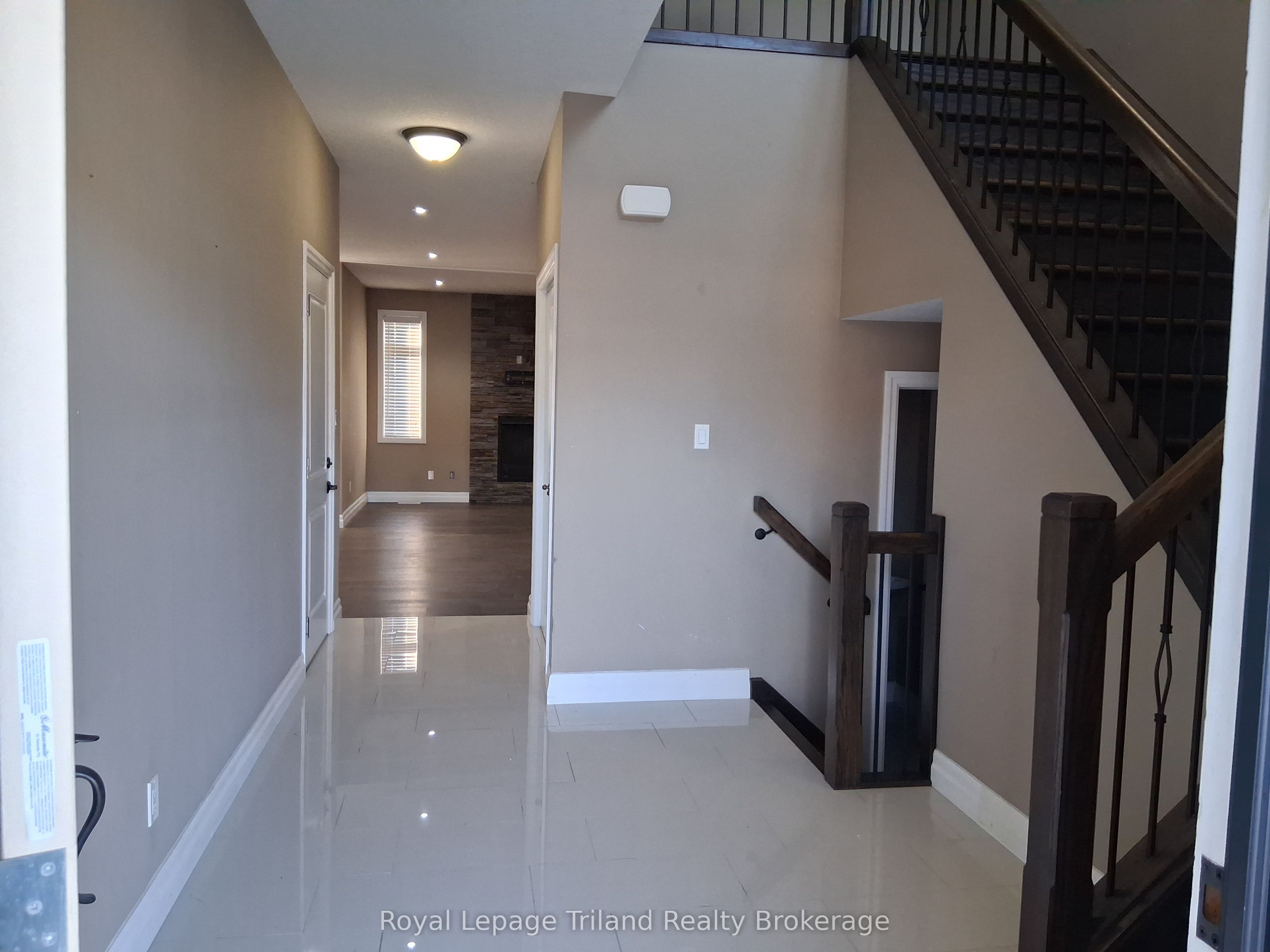599 Hawthorne Place, Woodstock, ON N4S 0E1 photo 2