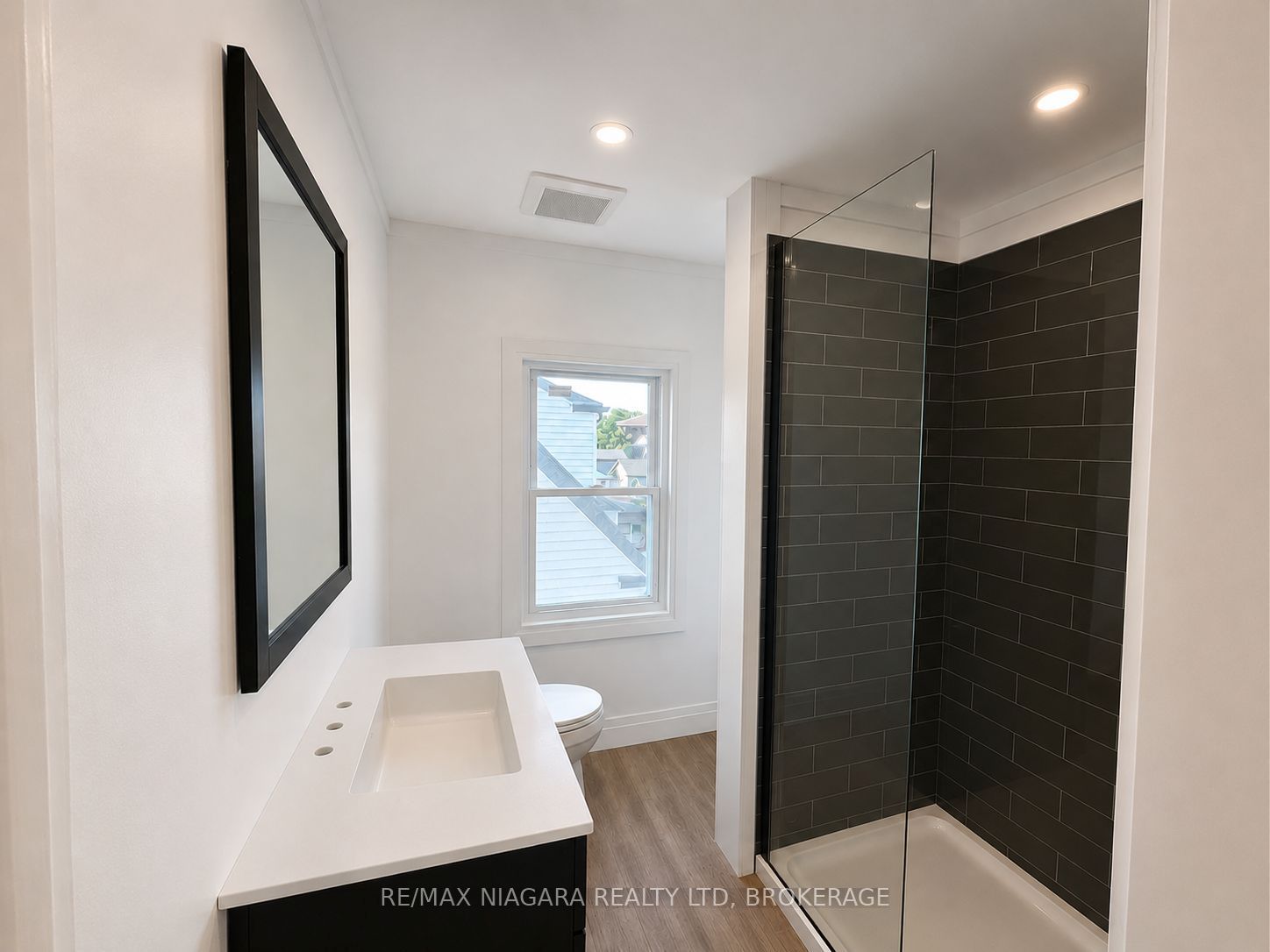 94 Crowland Avenue #2, Welland, ON L3B 1W9 photo 5