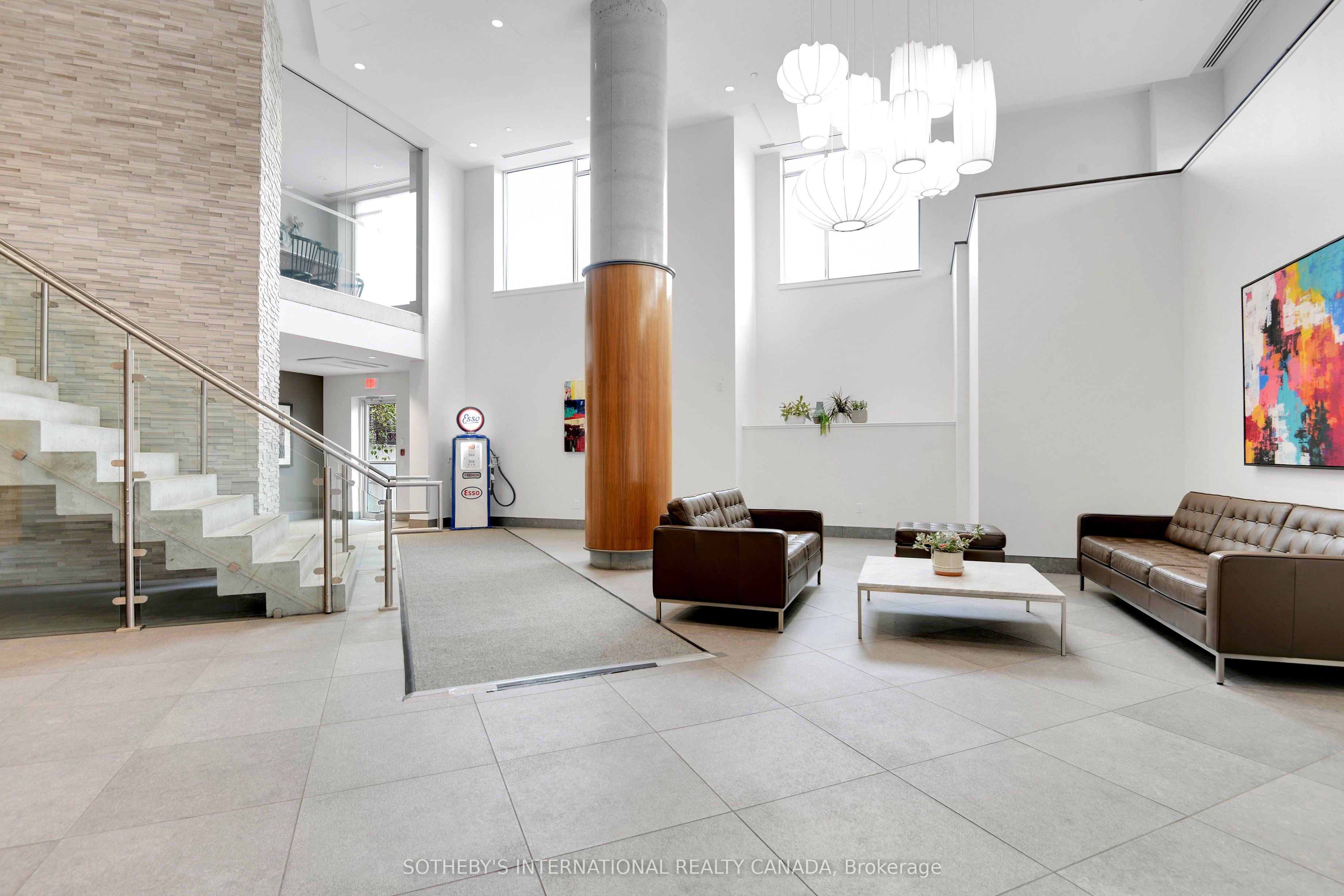 7 Marquette Avenue 314, Vanier and Kingsview Park, ON K1L 8A7 photo 2