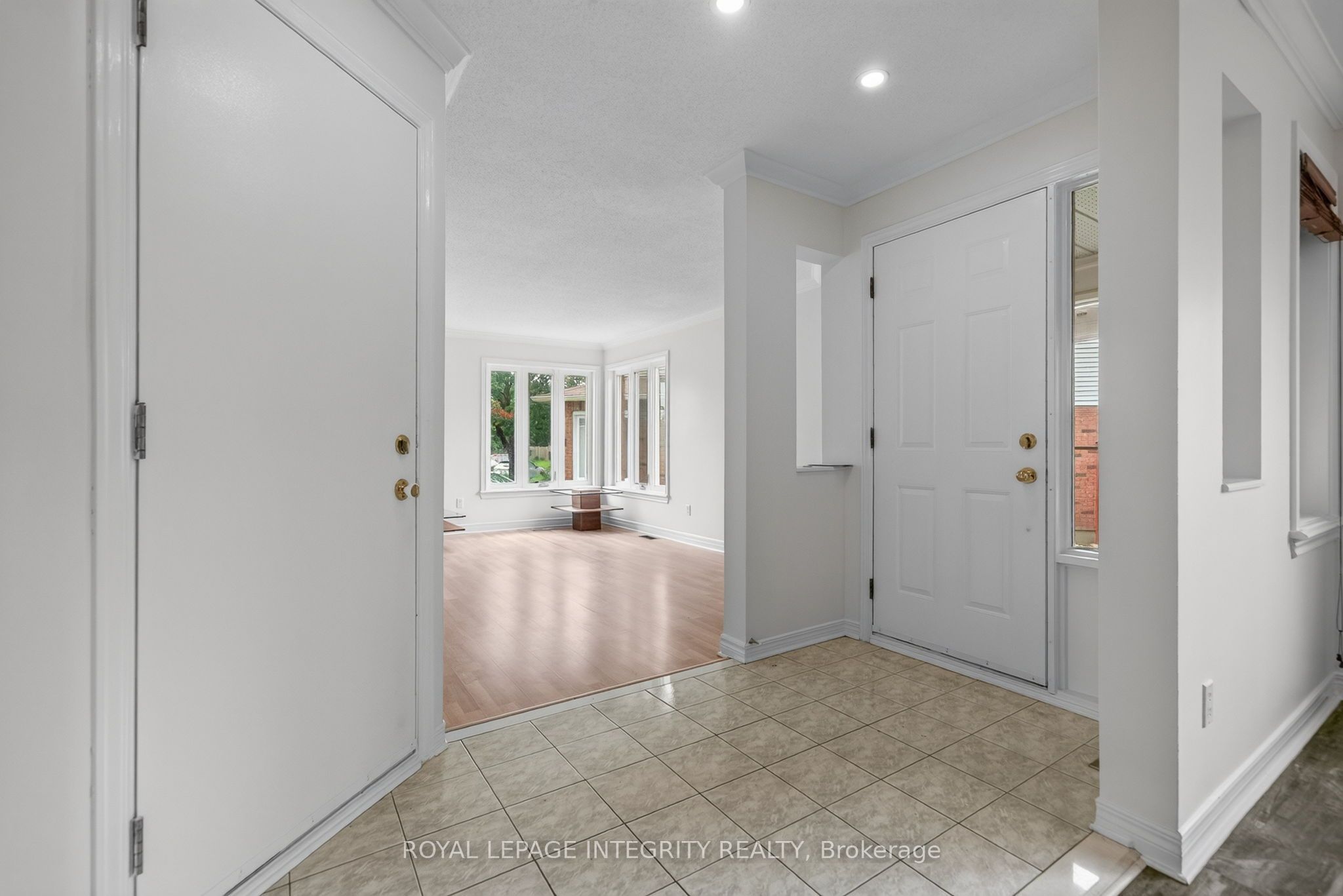 137 Hunterswood Crescent, Hunt Club - South Keys and Area, ON K1G 5W1 photo 3