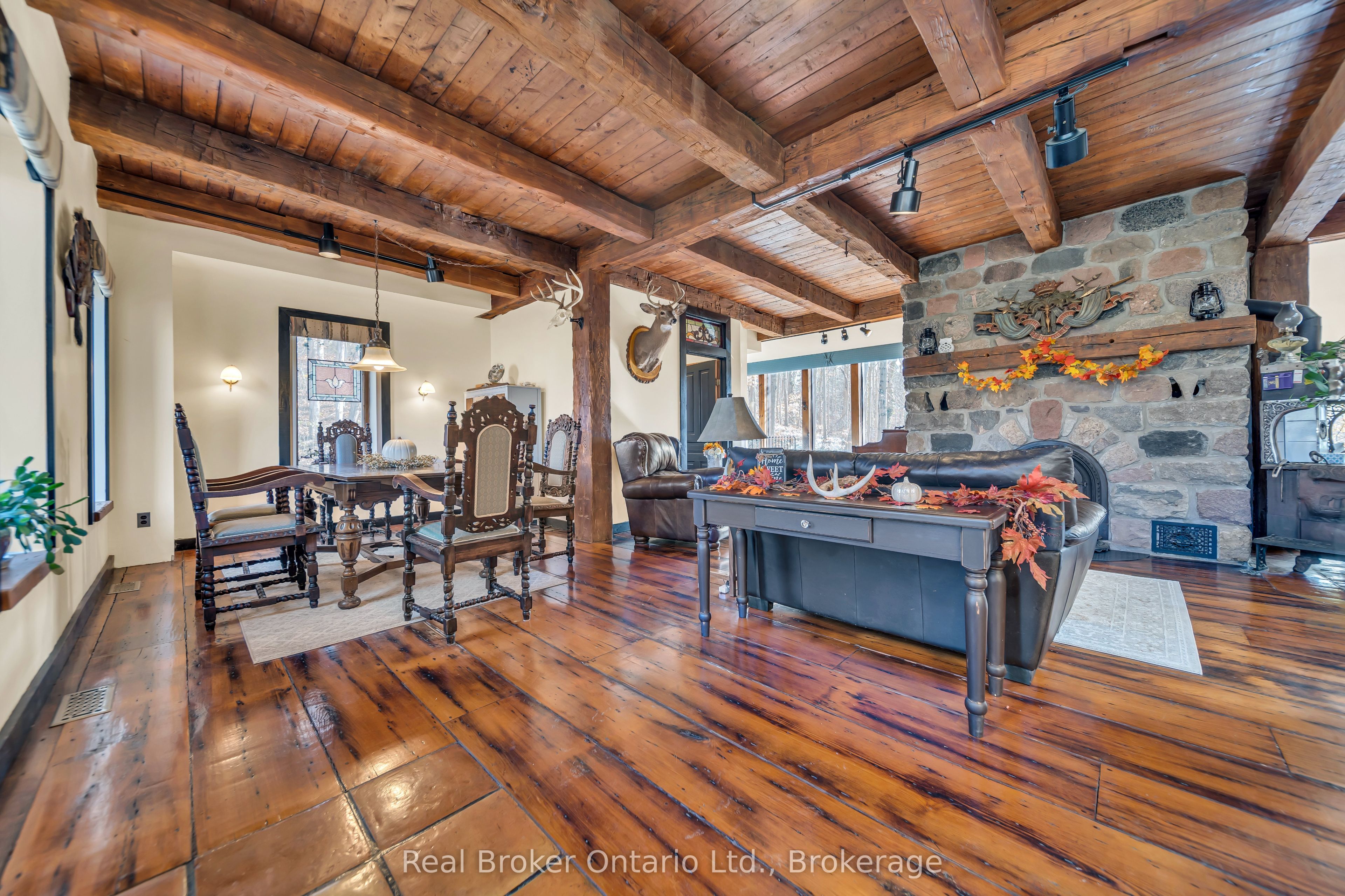 4766 Hyndman Drive, Southwest Middlesex, ON N0L 1A0 photo 5