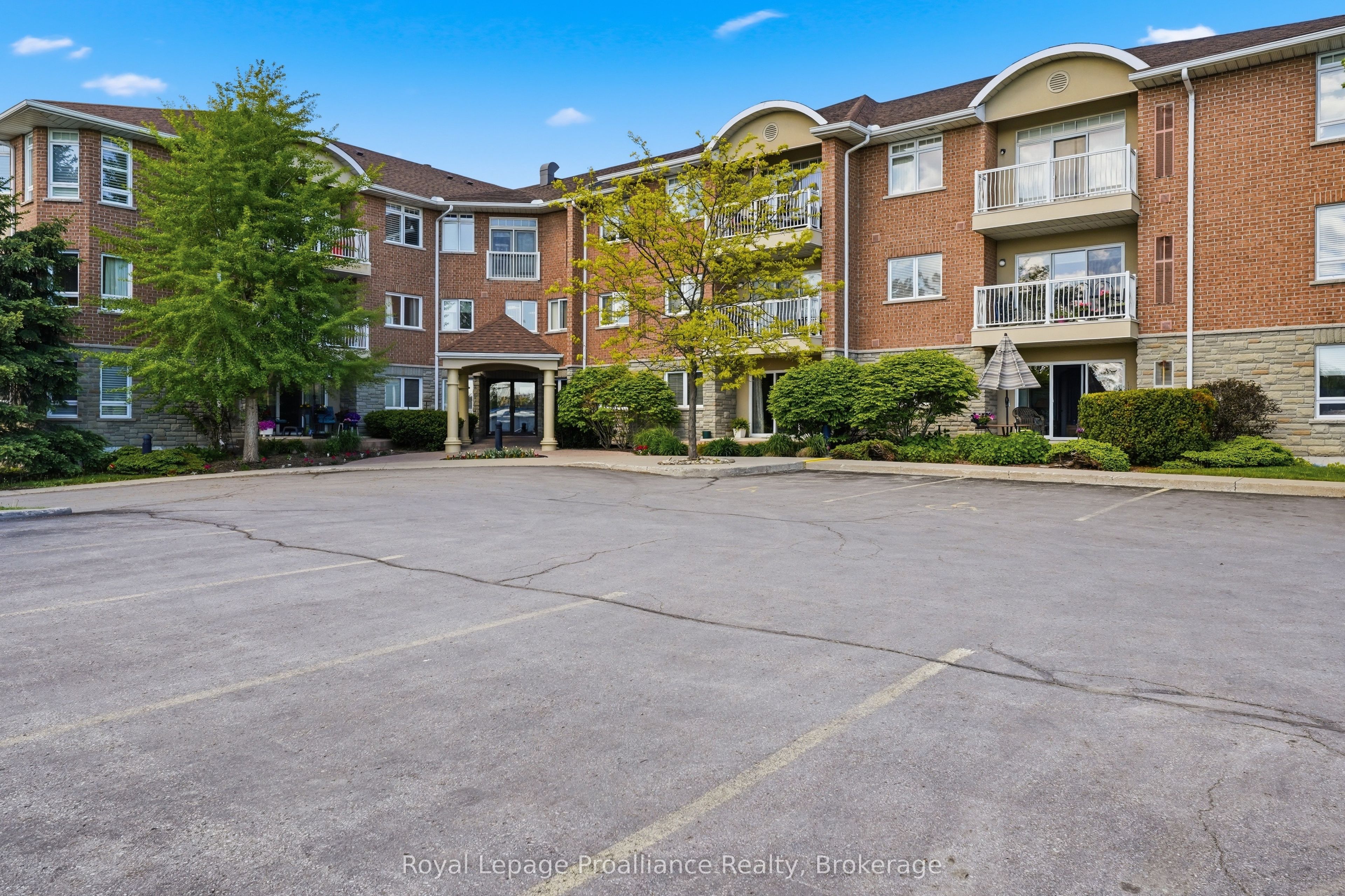 15 Heartwood Drive 101, Belleville, ON K8P 5P4 photo 5