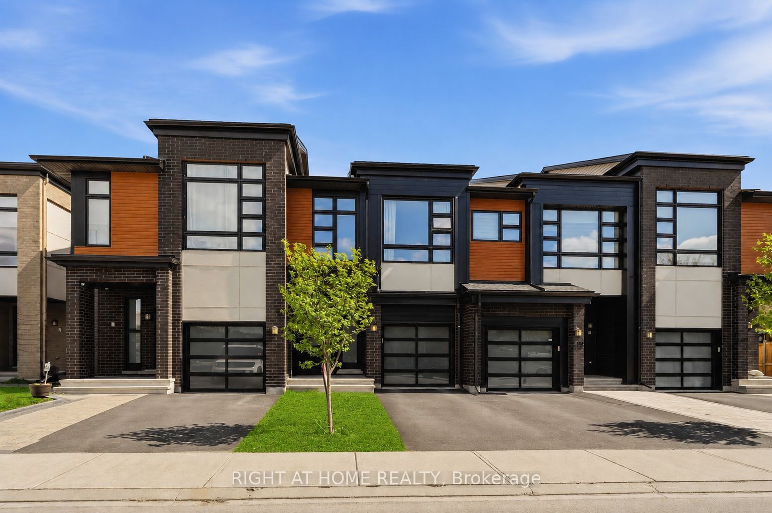 424 Markdale Terrace S, Blossom Park - Airport and Area, ON K1X 0B2