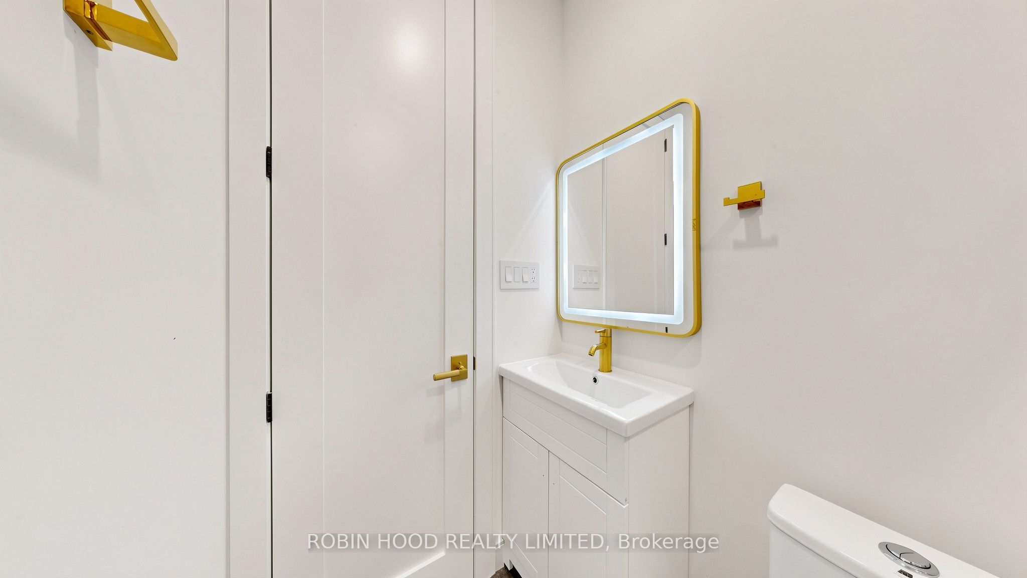 24 Callender Street 3, Out of Area, ON M6R 2H3 photo 3