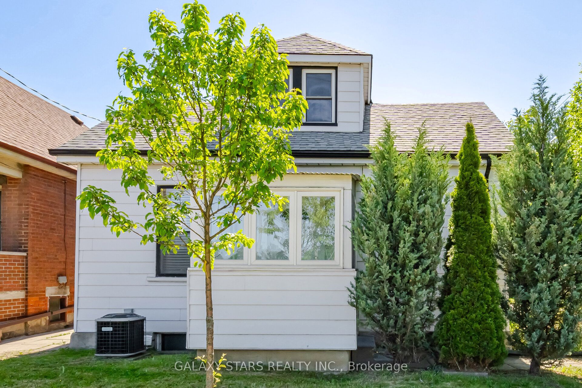 61 Paradise Road S, Hamilton, ON L8S 1S3