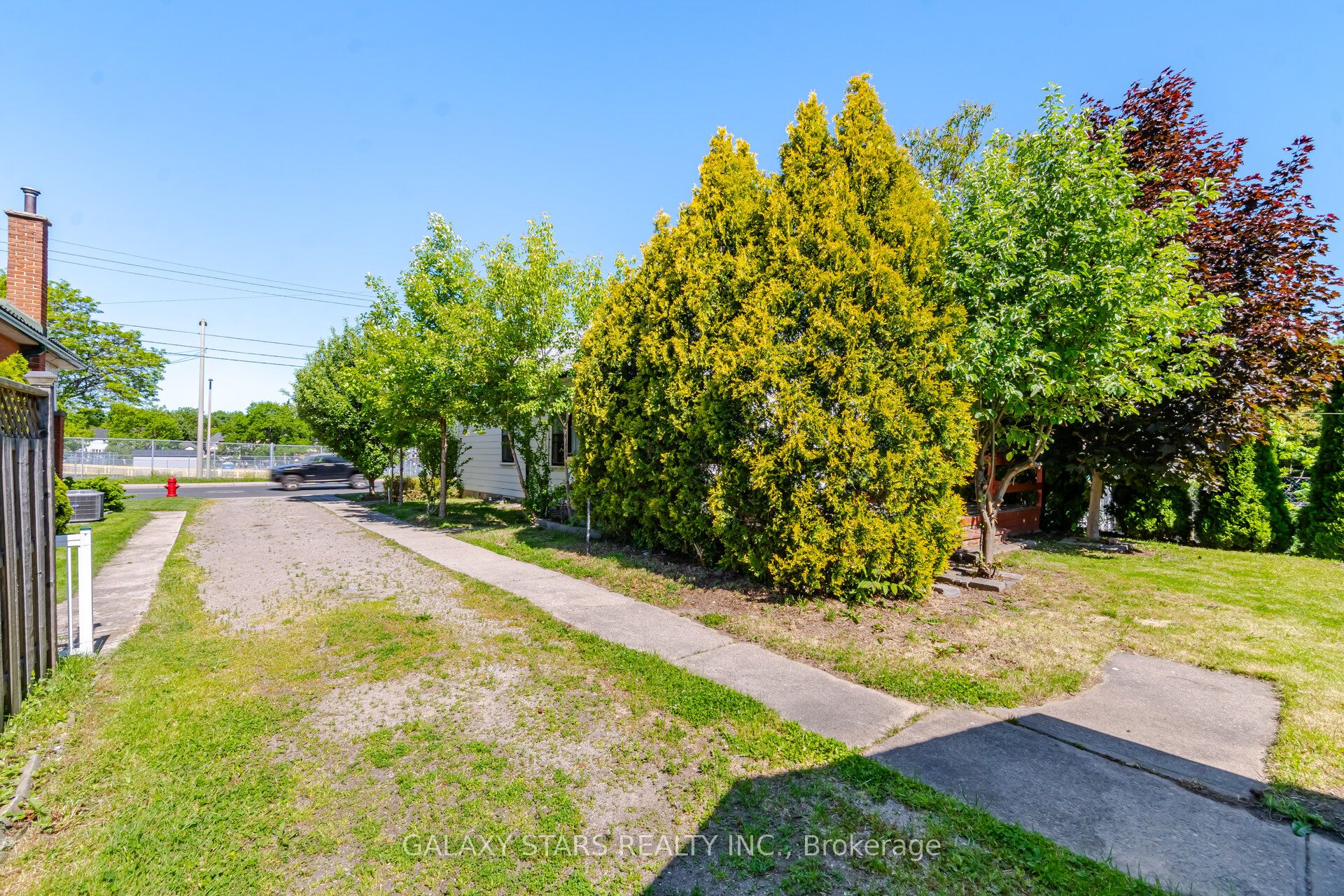 61 Paradise Road S, Hamilton, ON L8S 1S3 photo 2