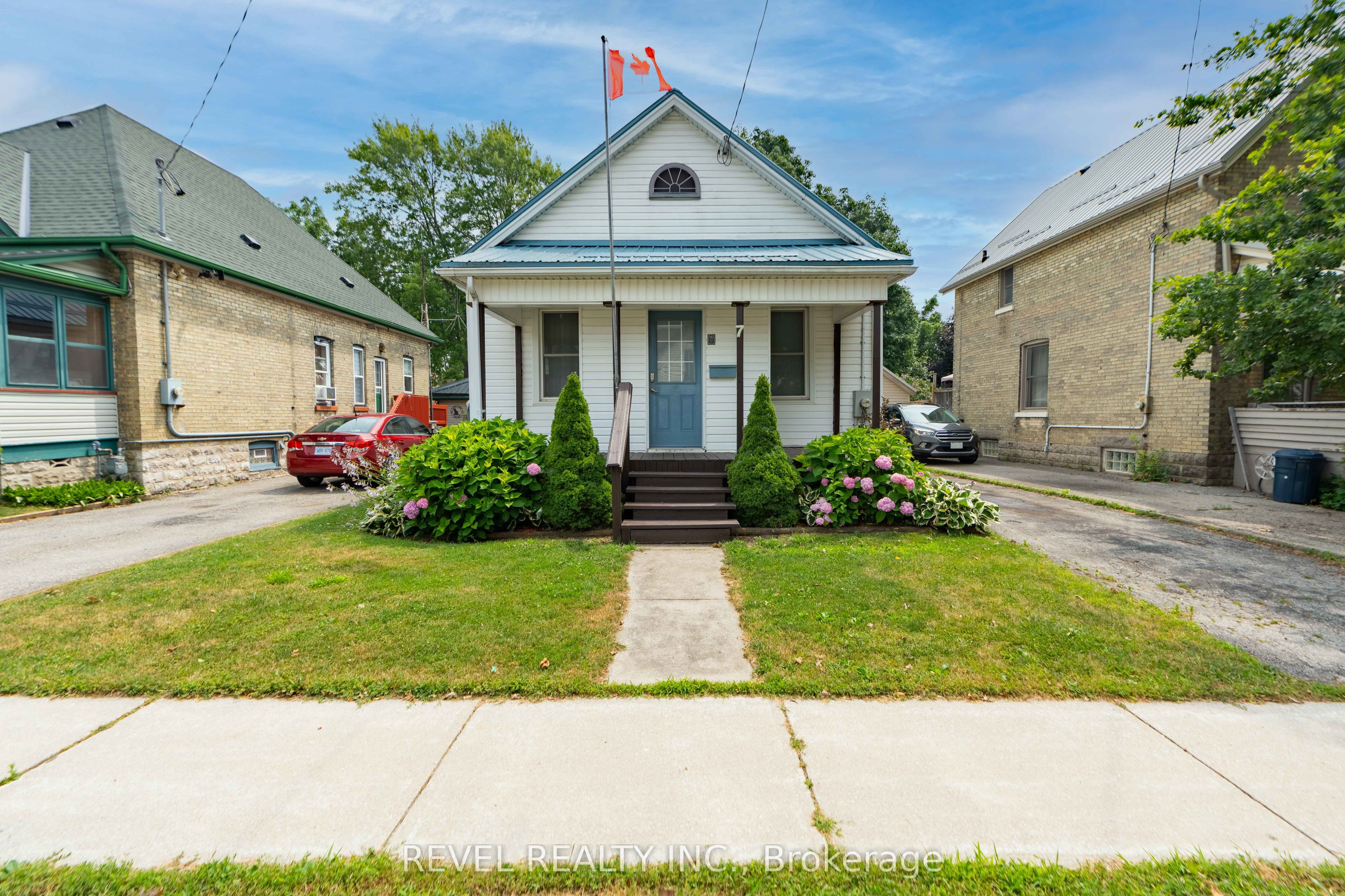 7 Maple Street, St. Thomas, ON N5R 1Y8 photo 3