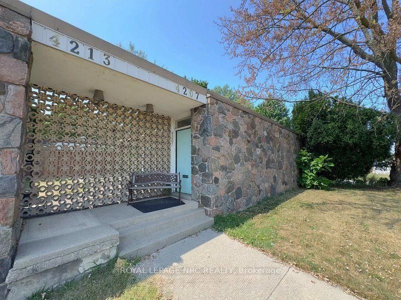 4213/4207 4213/4207 Drummond Road, Niagara Falls, ON L2E 6C2 photo 4