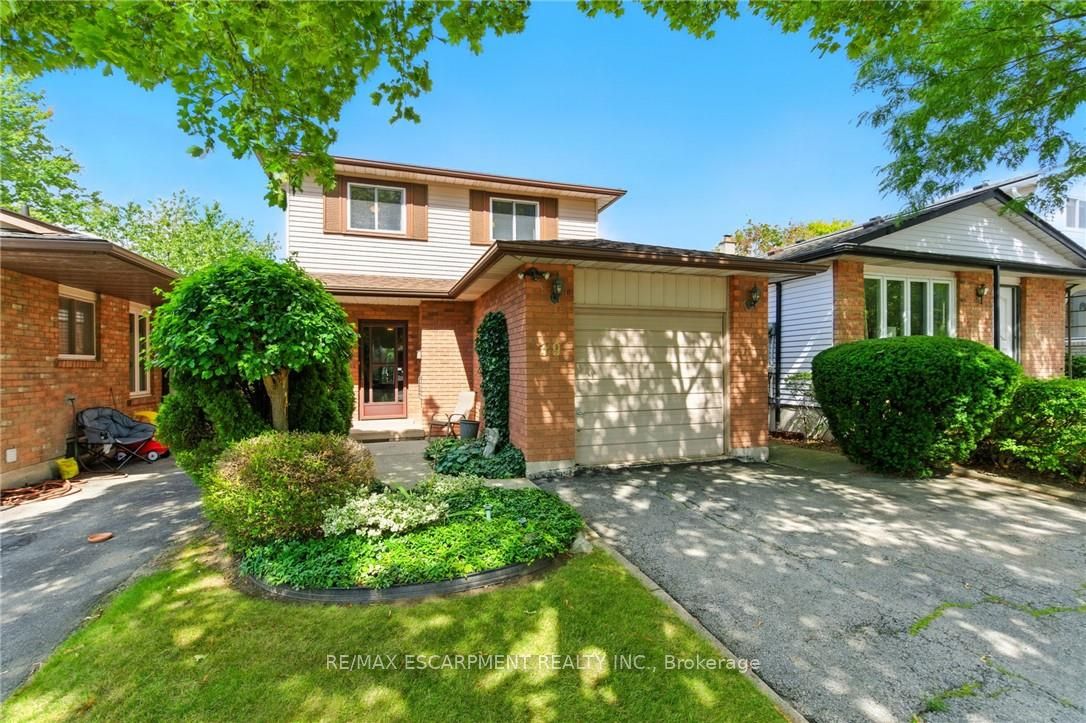 39 Megna Court, Hamilton, ON L9C 6Y6 photo 2