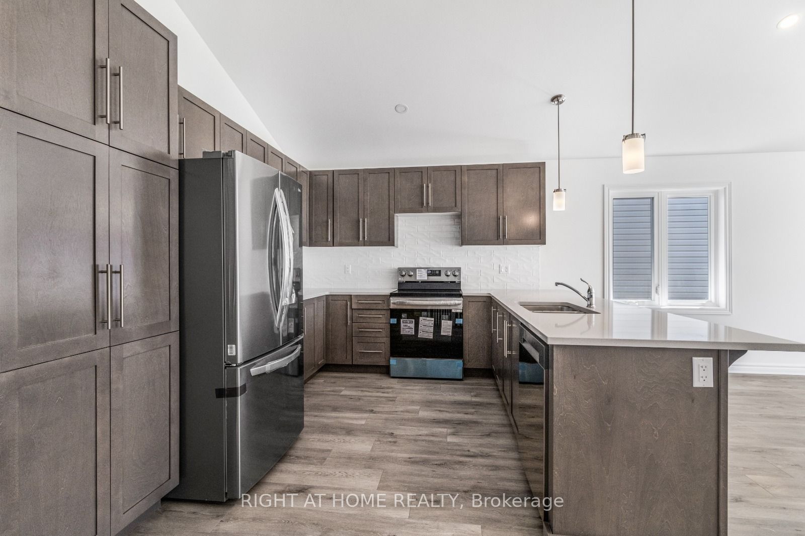 27 Yade Road, Arnprior, ON K2L 2R5 photo 4