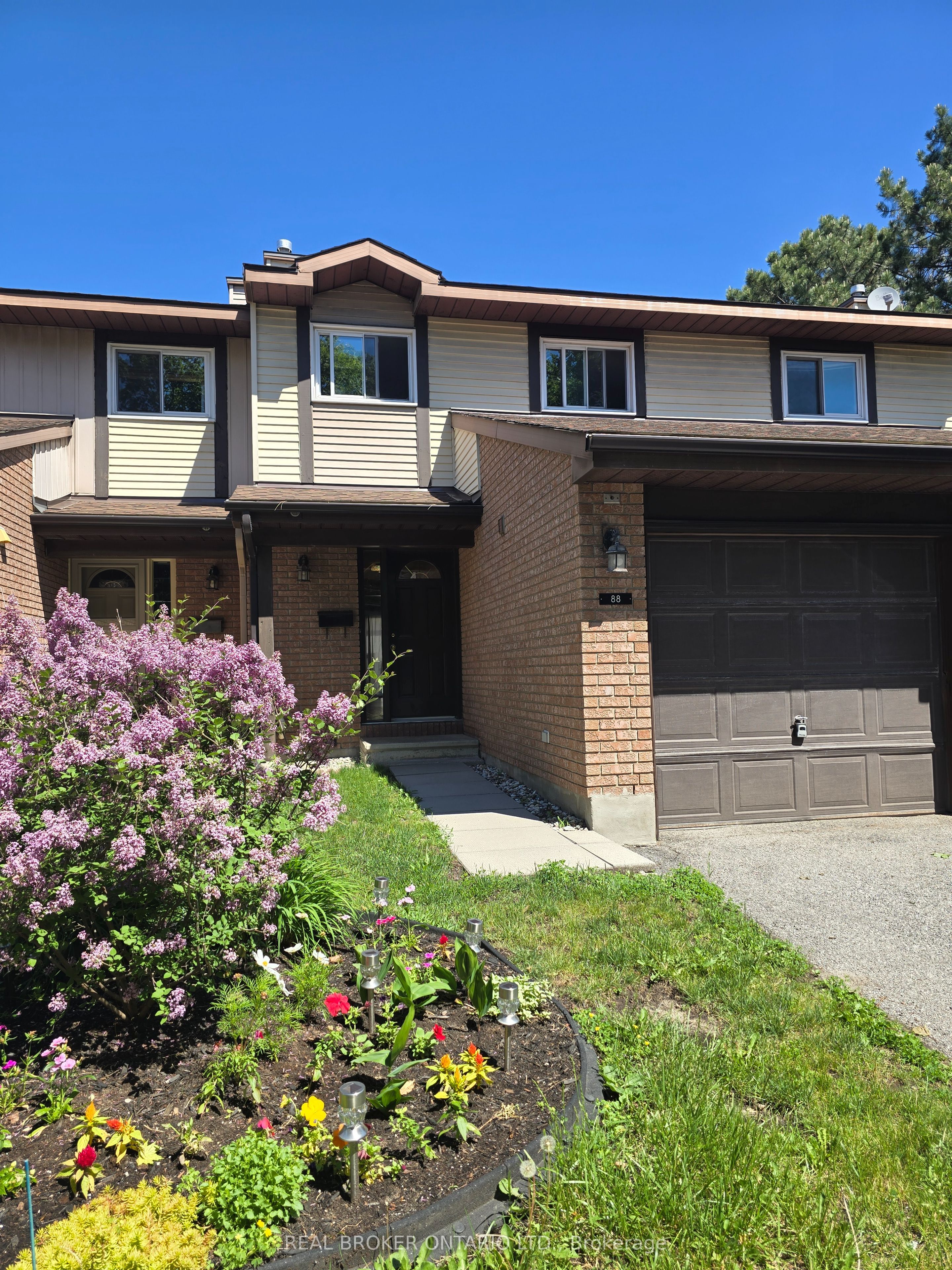 88 Clarkson Crescent 65, Kanata, ON K2L 3E2